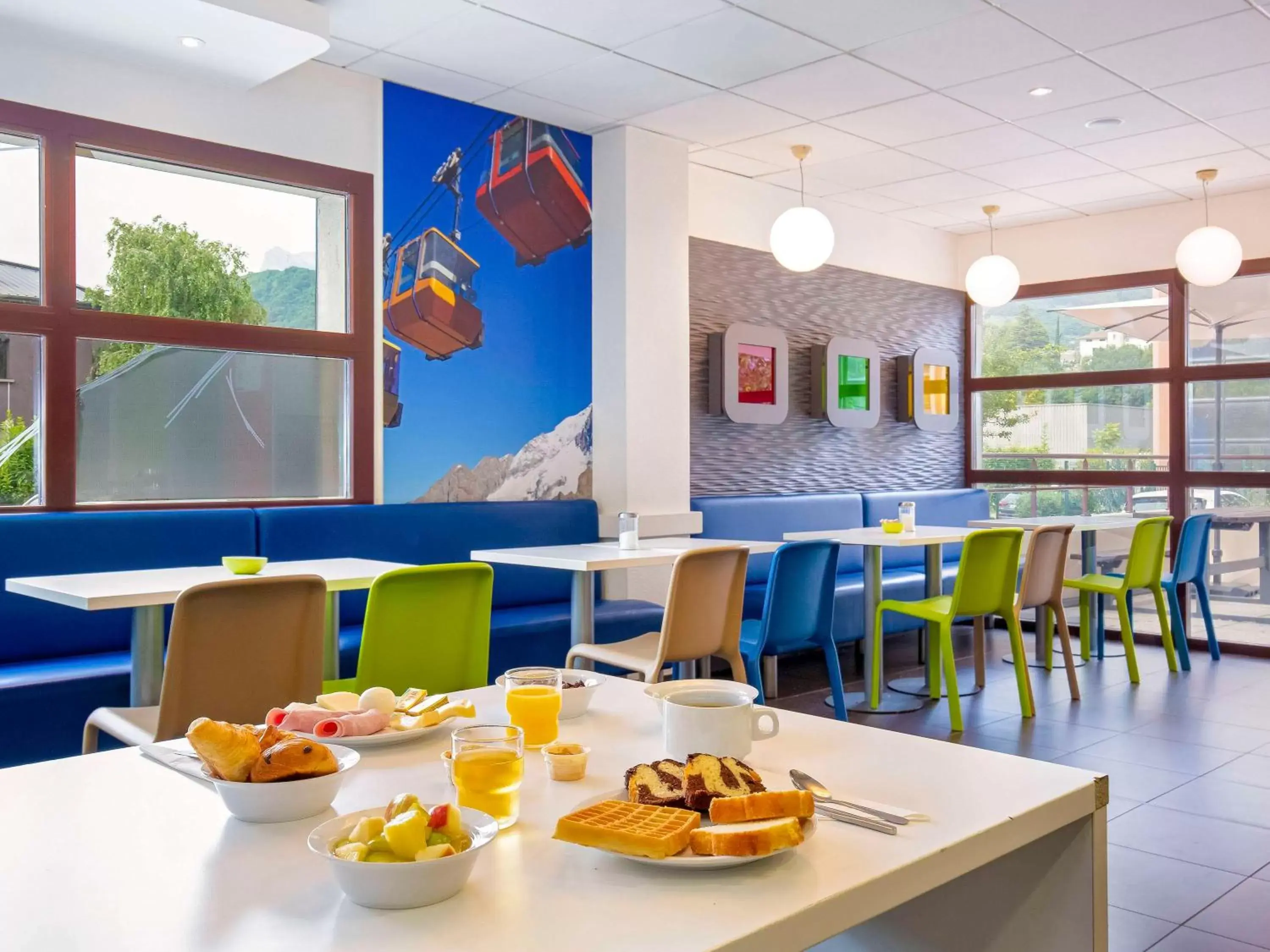 Breakfast, Restaurant/Places to Eat in Ibis Budget Grenoble Sud Seyssins