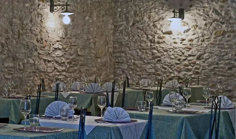 Restaurant/places to eat, Banquet Facilities in Hotel Villa Cheli