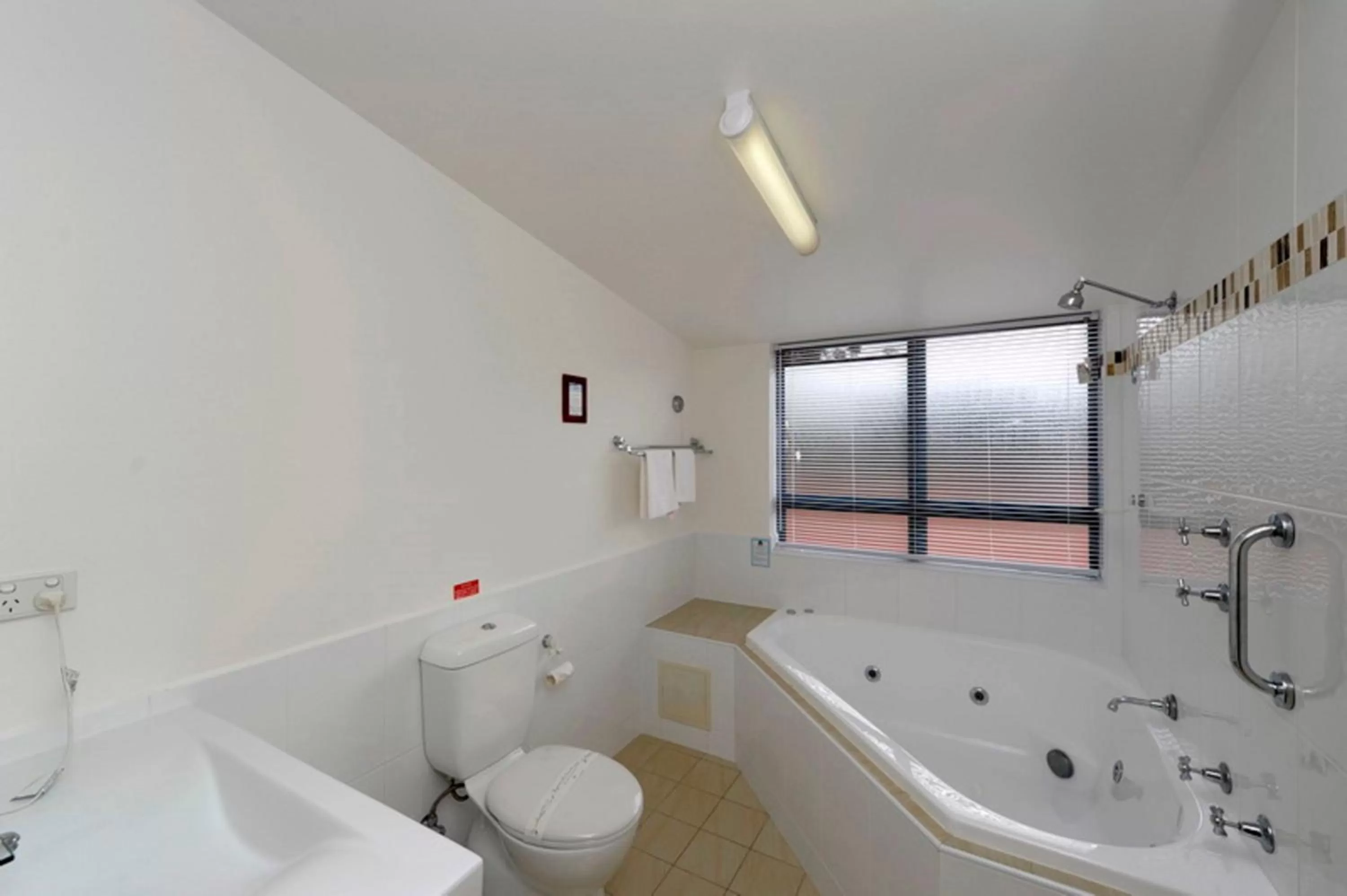 Hot Tub in Nelson Bay Breeze