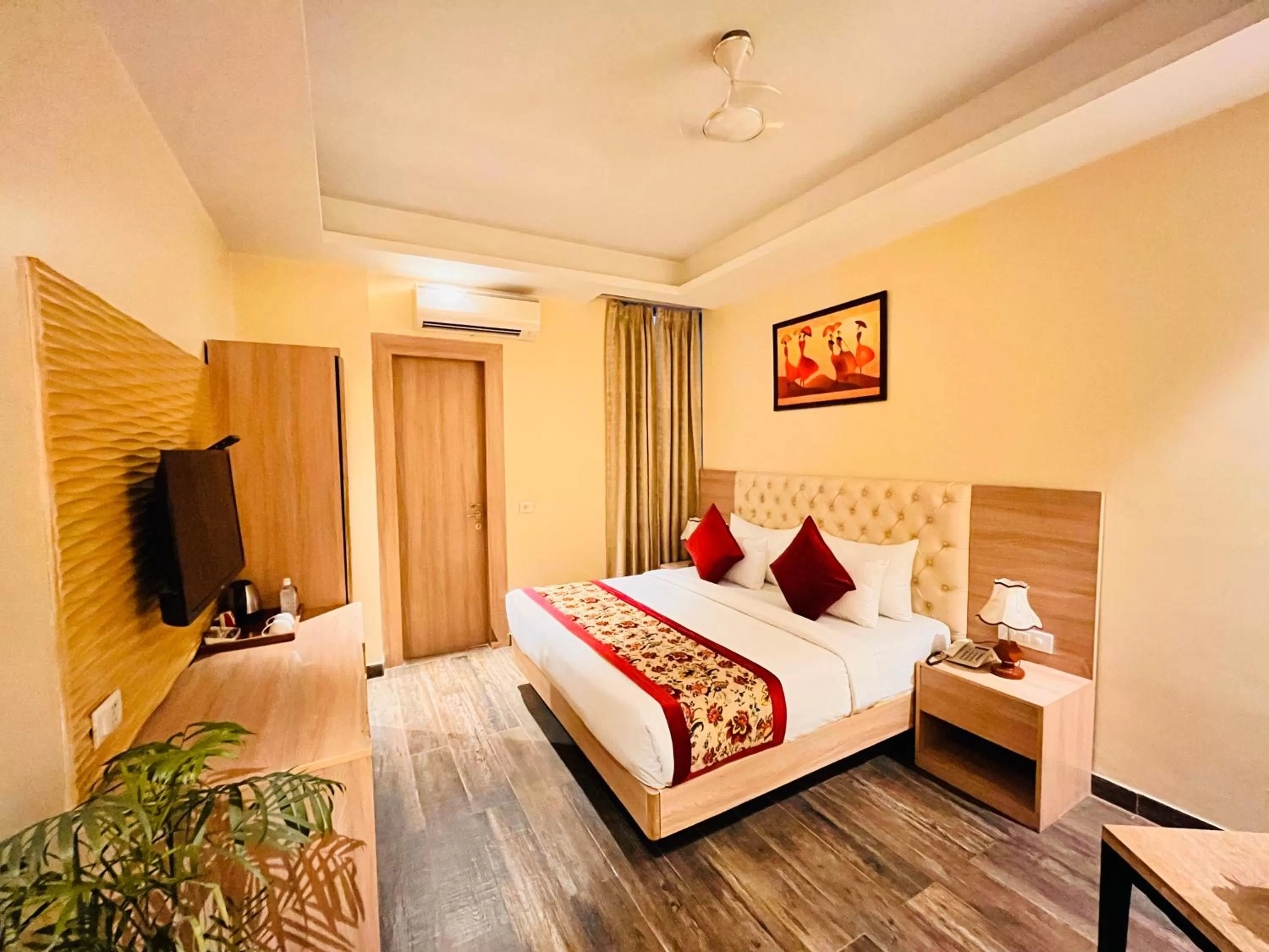 Bed in Hotel Banz near Delhi Airport