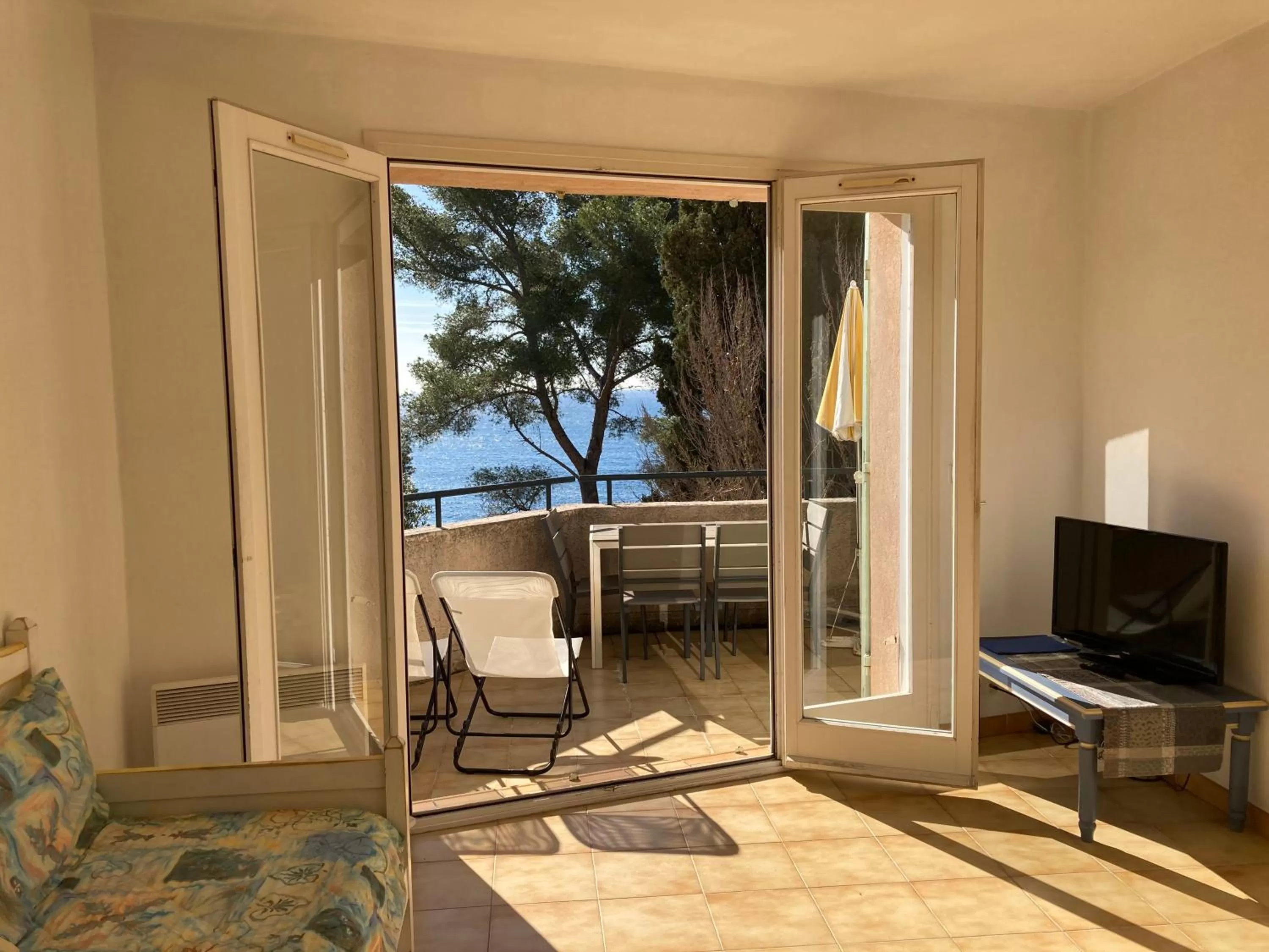 Apartment in Hôtel Le Provençal - Rénové en 2025 - Bord de Mer