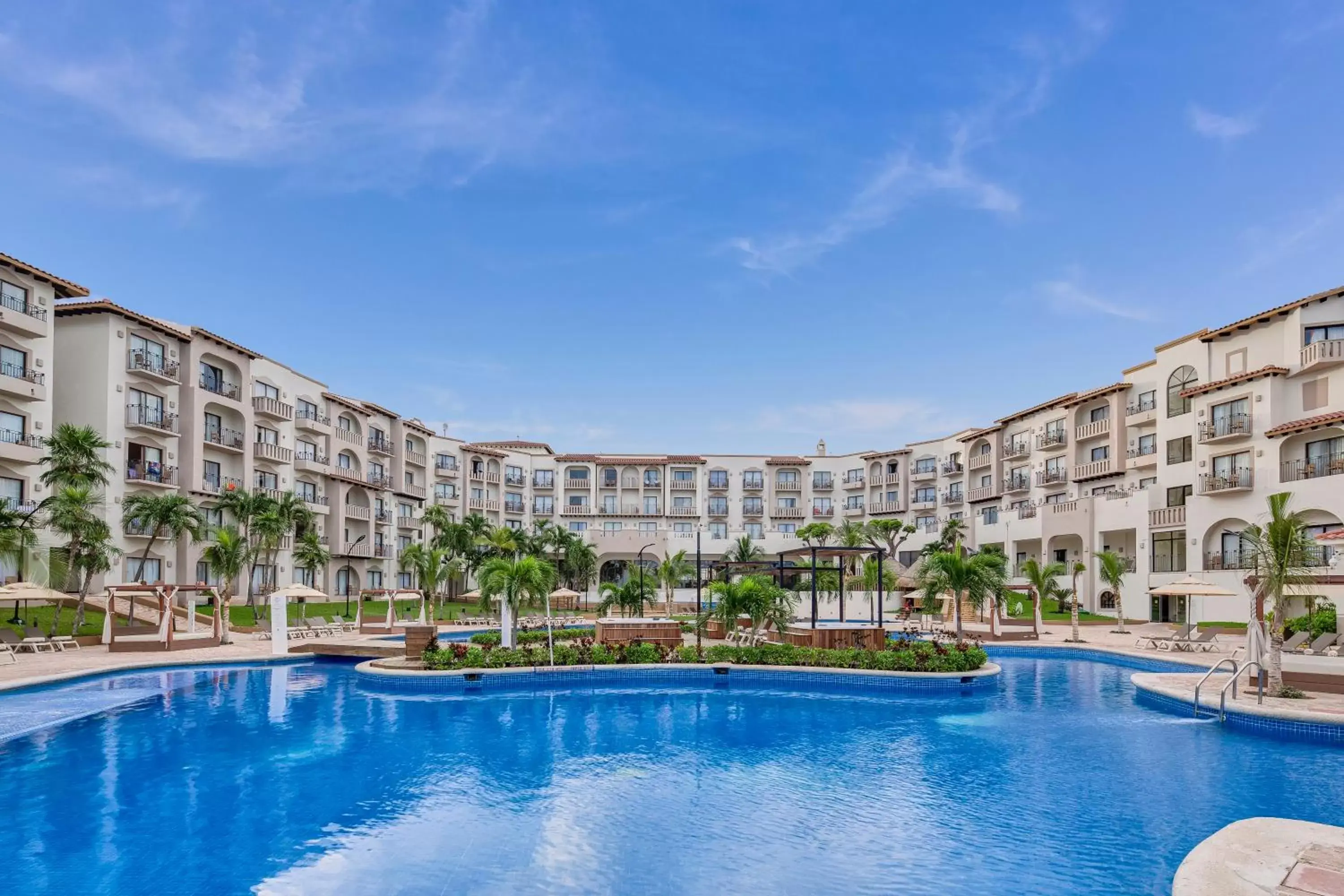 Swimming Pool in Fiesta Americana Cancun Villas