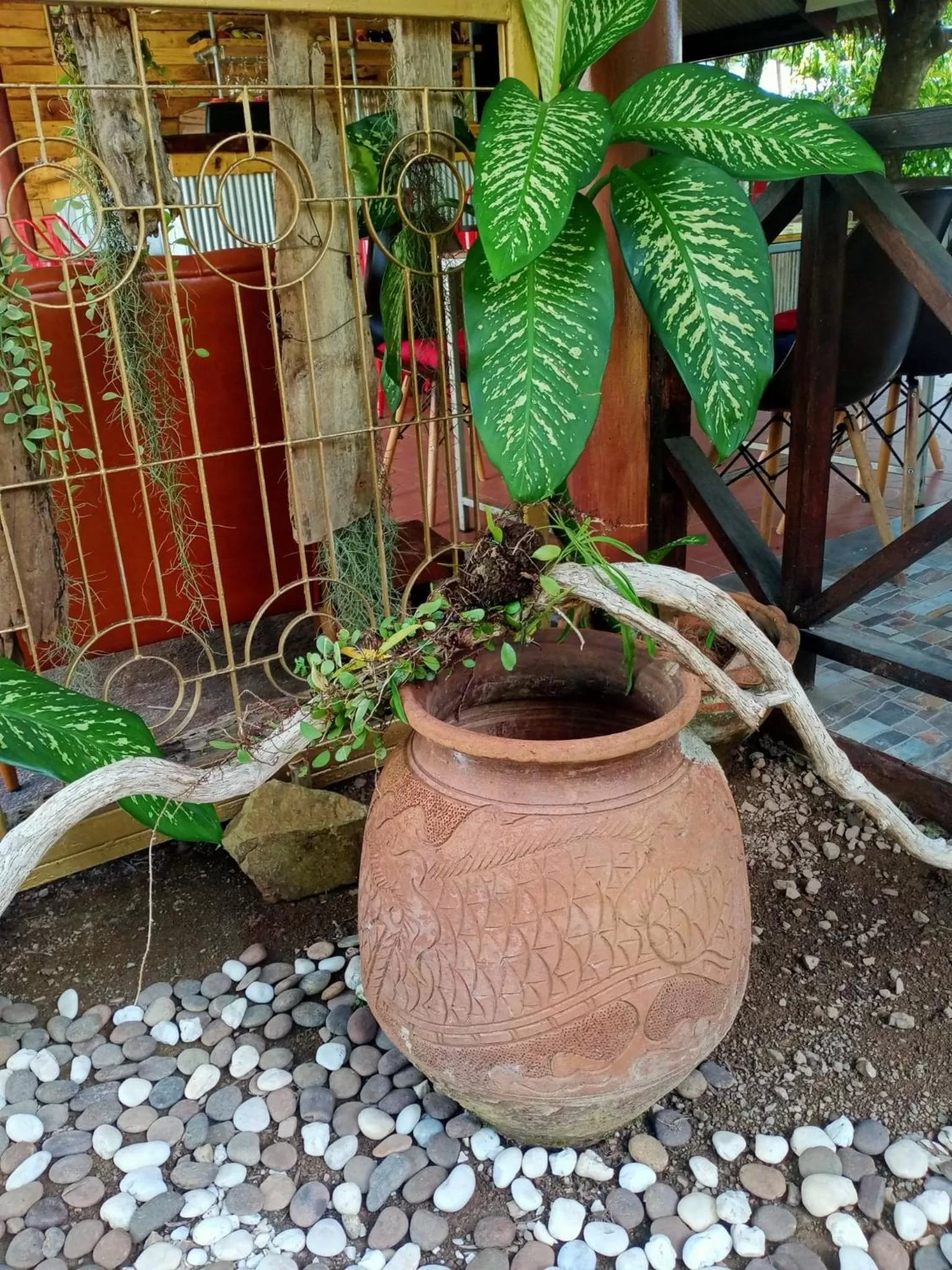 Decorative detail in Cozy Garden Resort