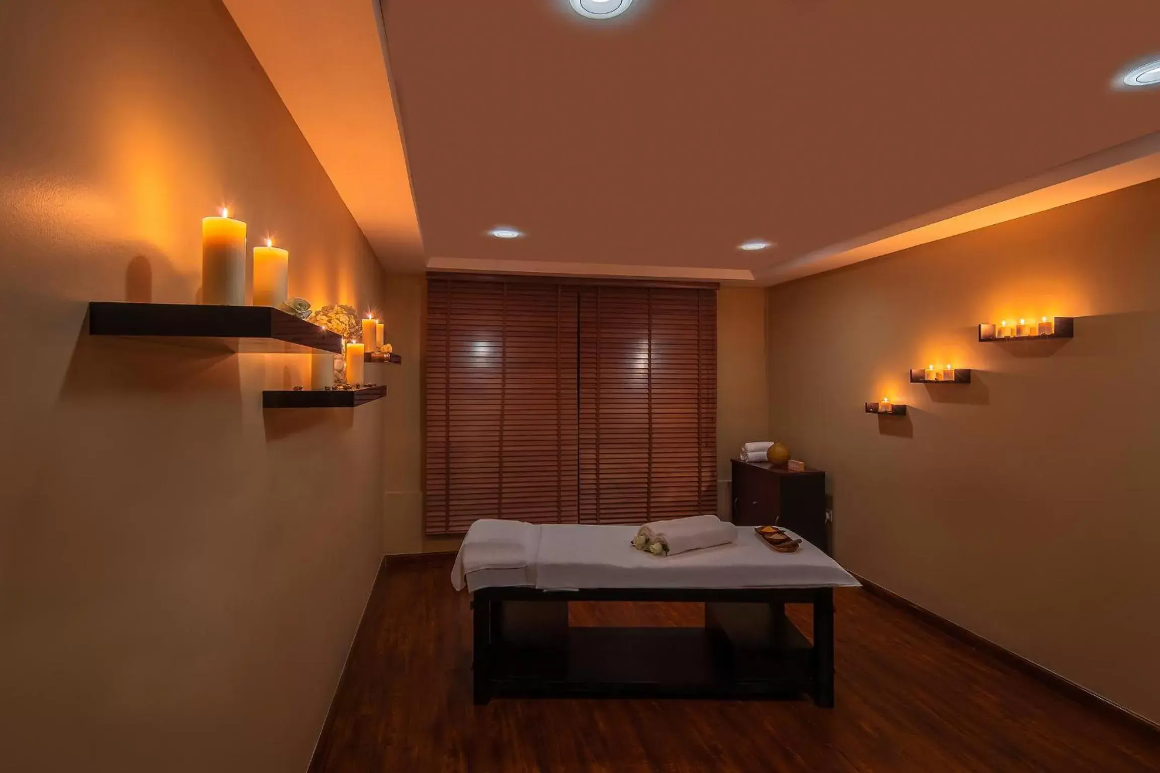 Massage, Bed in Ezdan Hotels Doha