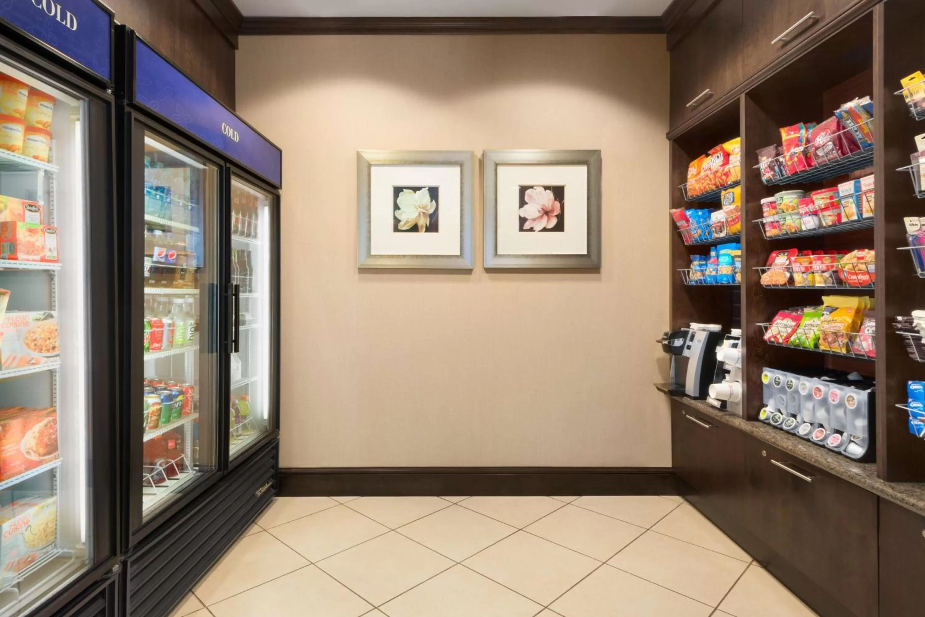 Restaurant/places to eat in Hilton Garden Inn Dulles North