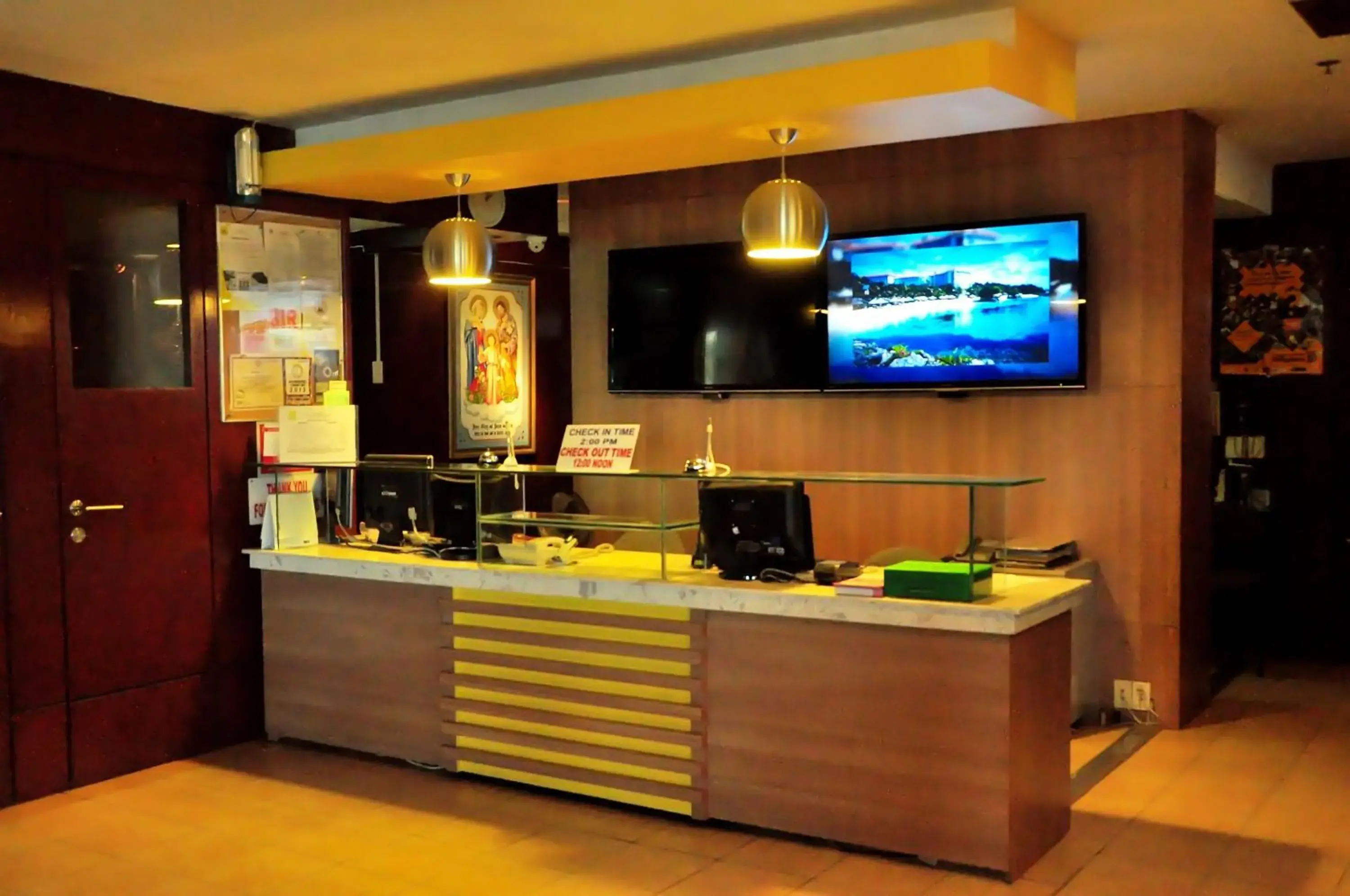 Lobby or reception, TV/Entertainment Center in GV Tower Hotel