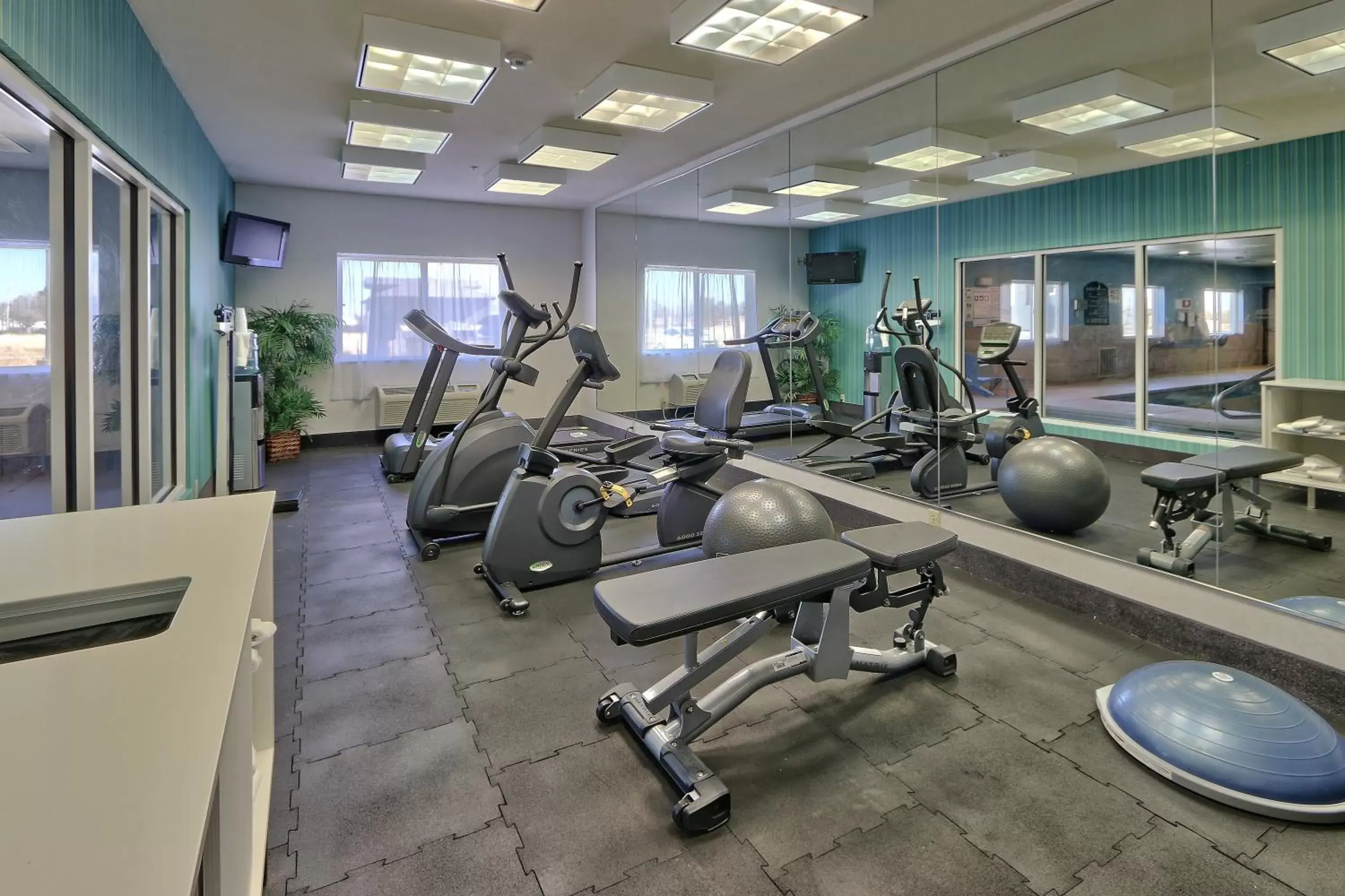 Fitness centre/facilities, Fitness Center/Facilities in Holiday Inn Express & Suites Portales, an IHG Hotel