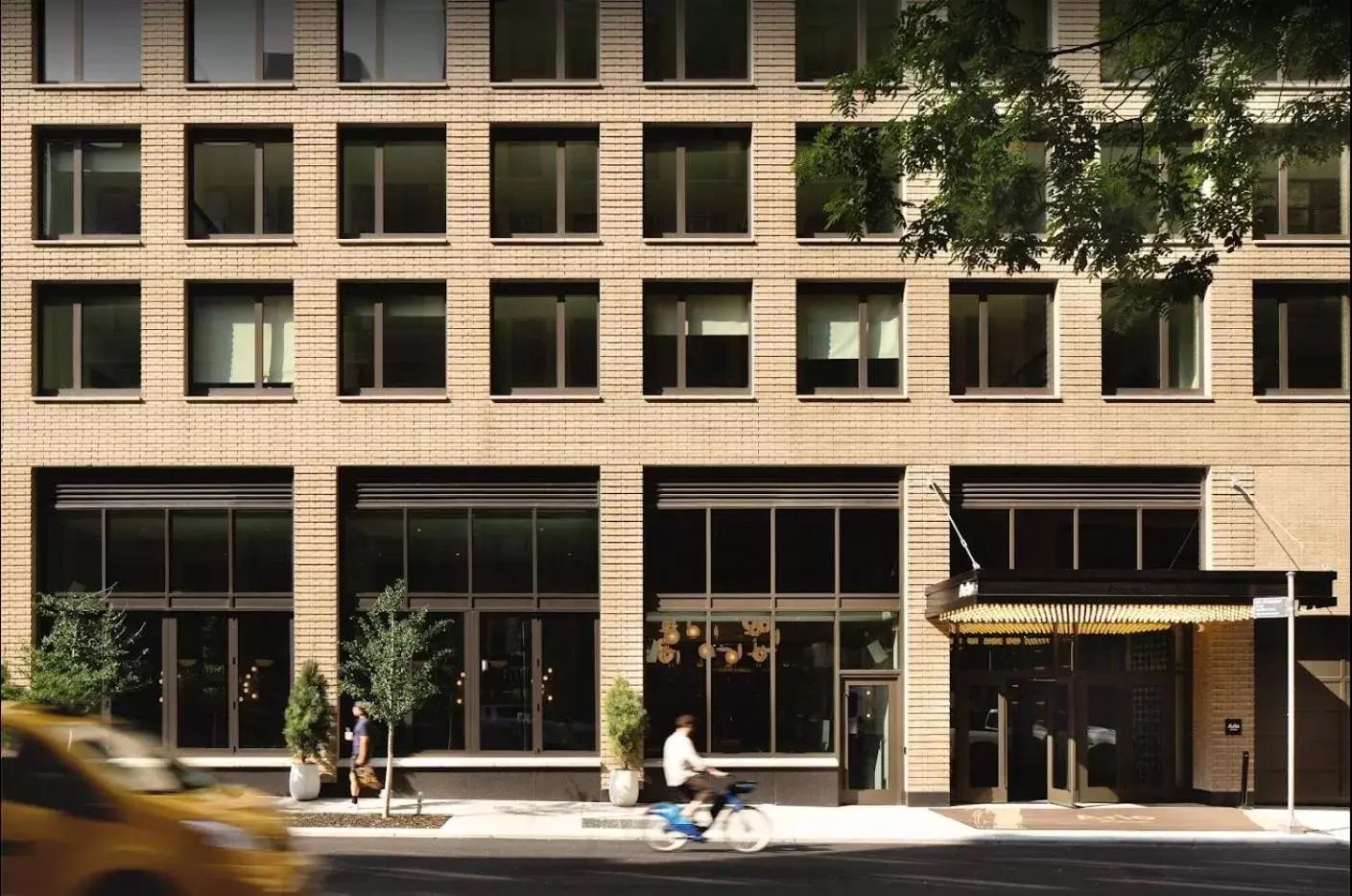 Property building in Arlo Midtown Property building in Arlo Midtown