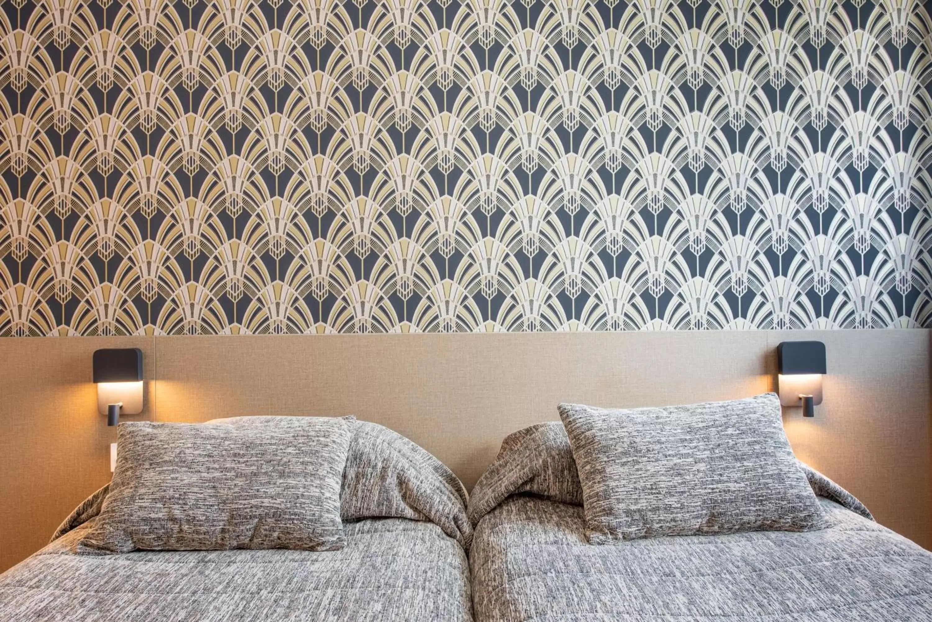 Bedroom, Bed in Cit'Hotel Stim'Otel Bedroom, Bed in Cit'Hotel Stim'Otel