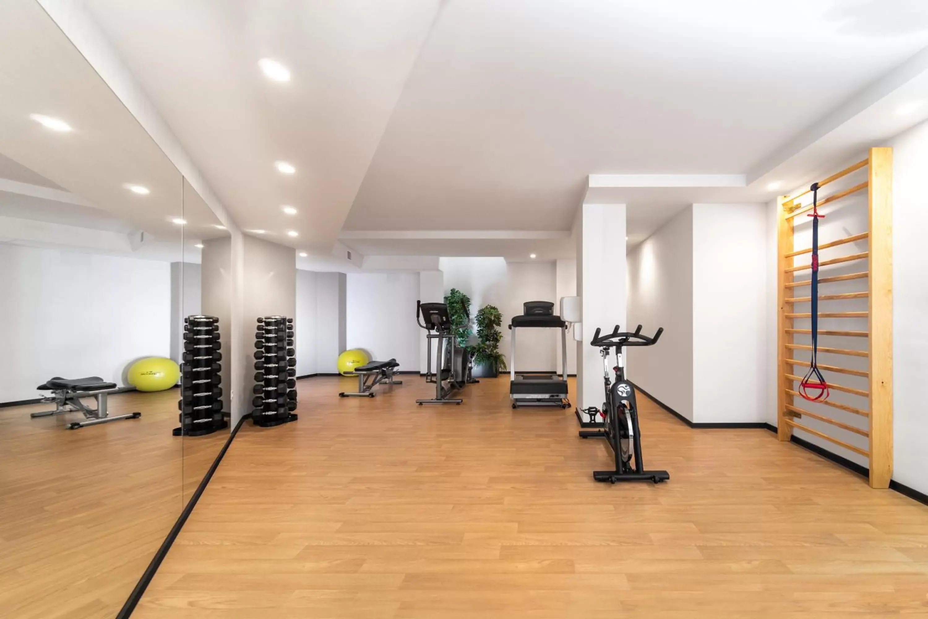 Fitness centre/facilities, Fitness Center/Facilities in Ahoy Apartments