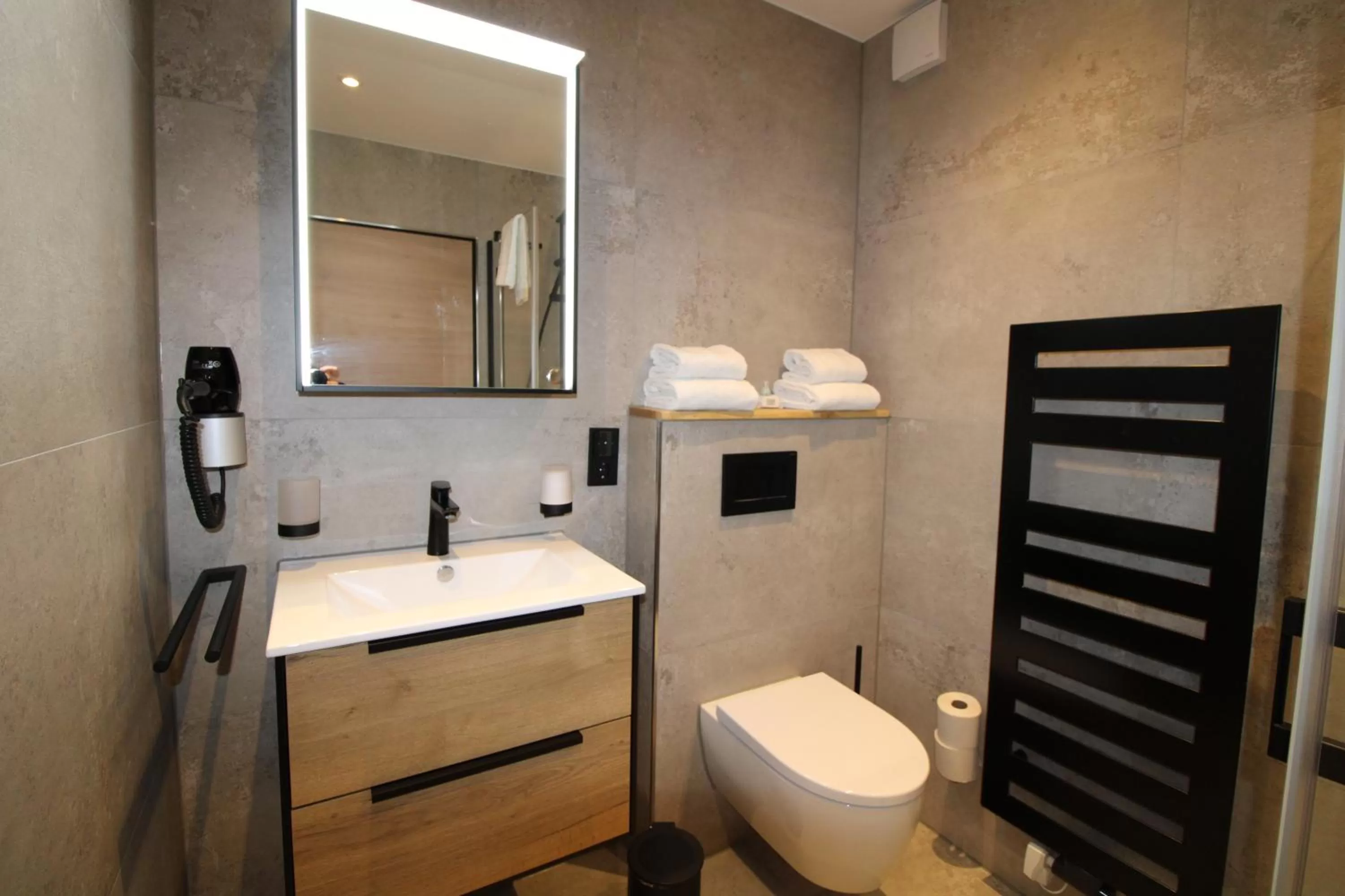 Shower in DER Hirsch Hotel