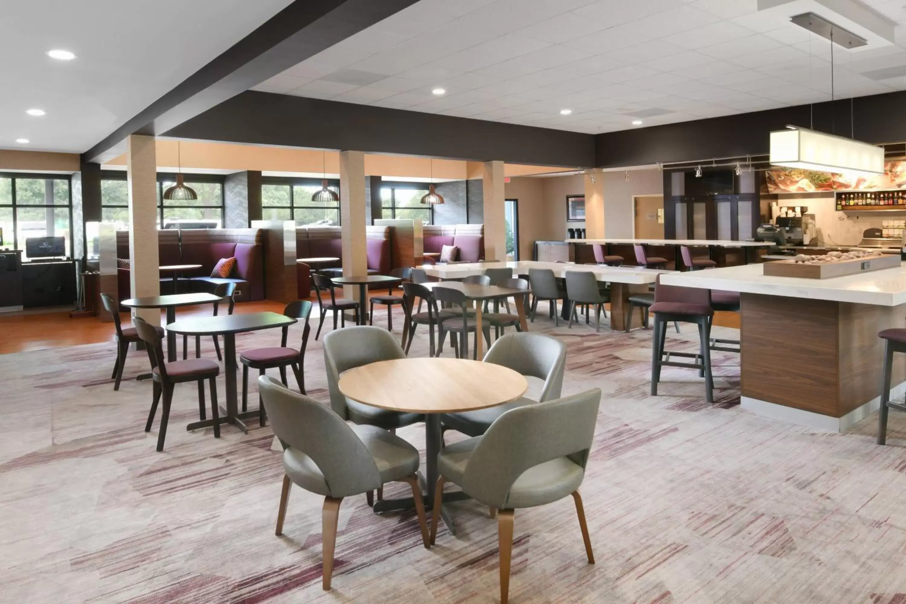 Lobby or reception, Restaurant/Places to Eat in Courtyard by Marriott Dallas DFW Airport North/Irving