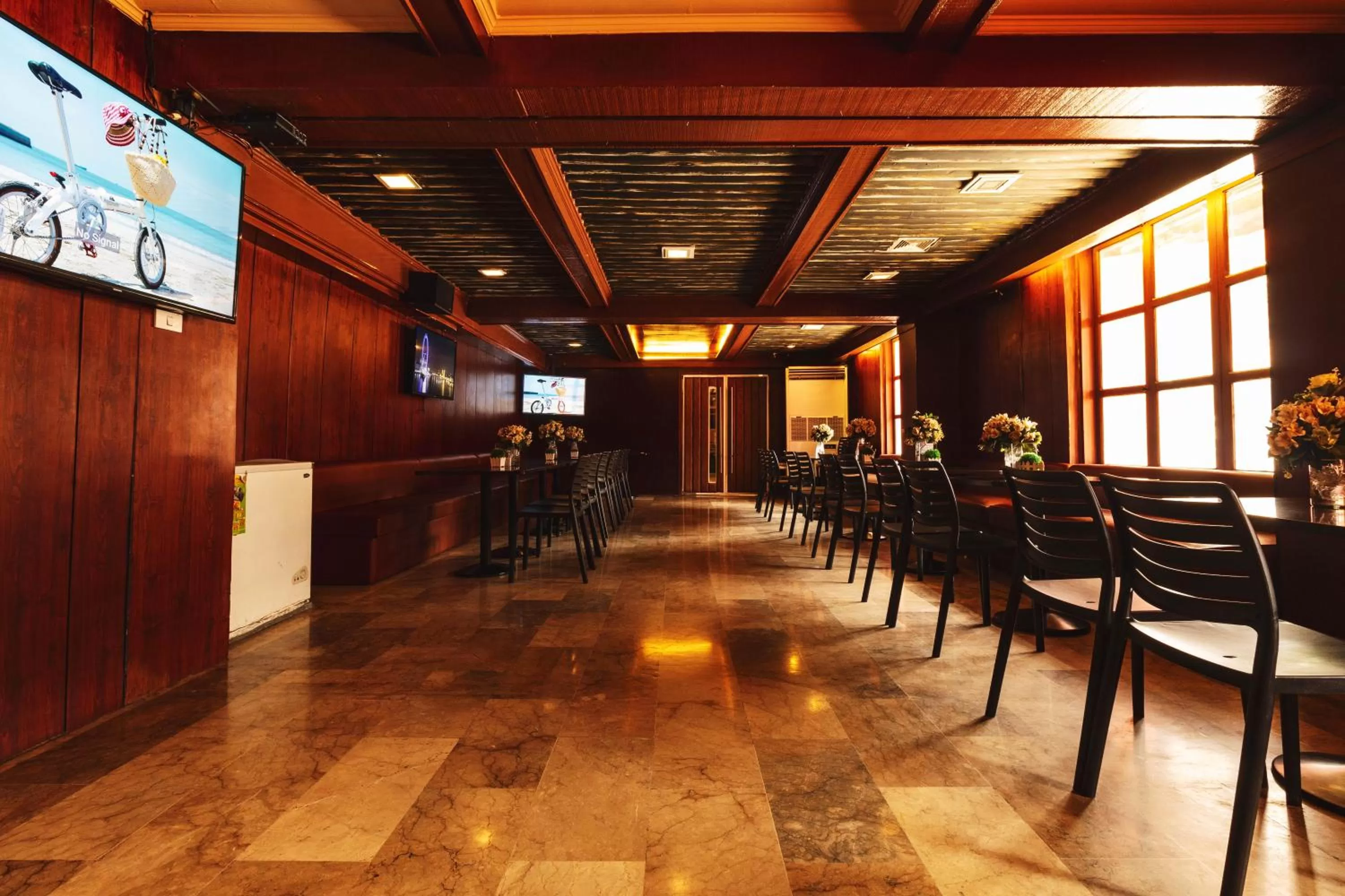 Restaurant/places to eat in Town and Country Hotel V Mapa