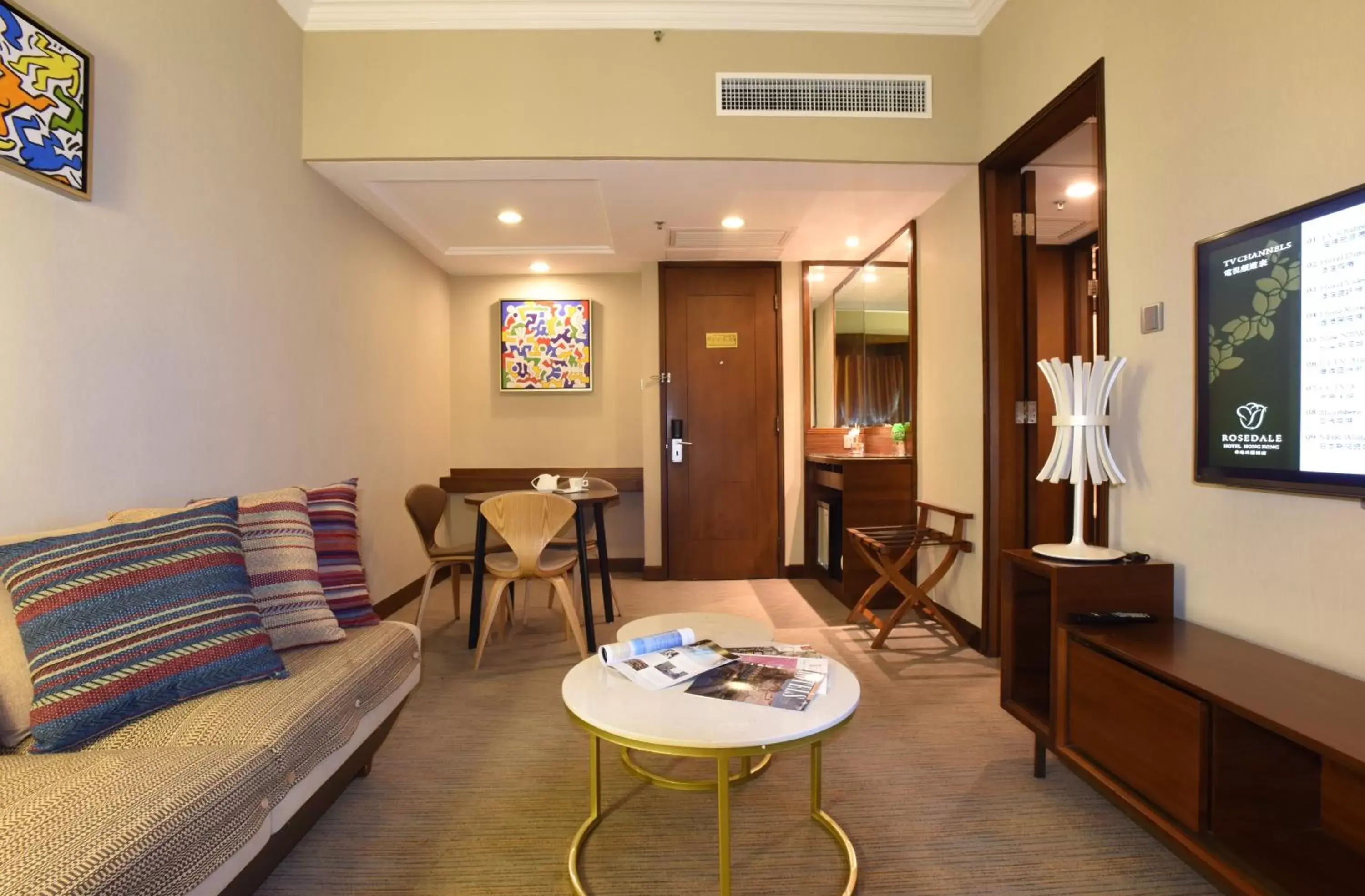 Living room, Seating Area in Rosedale Hotel Hong Kong