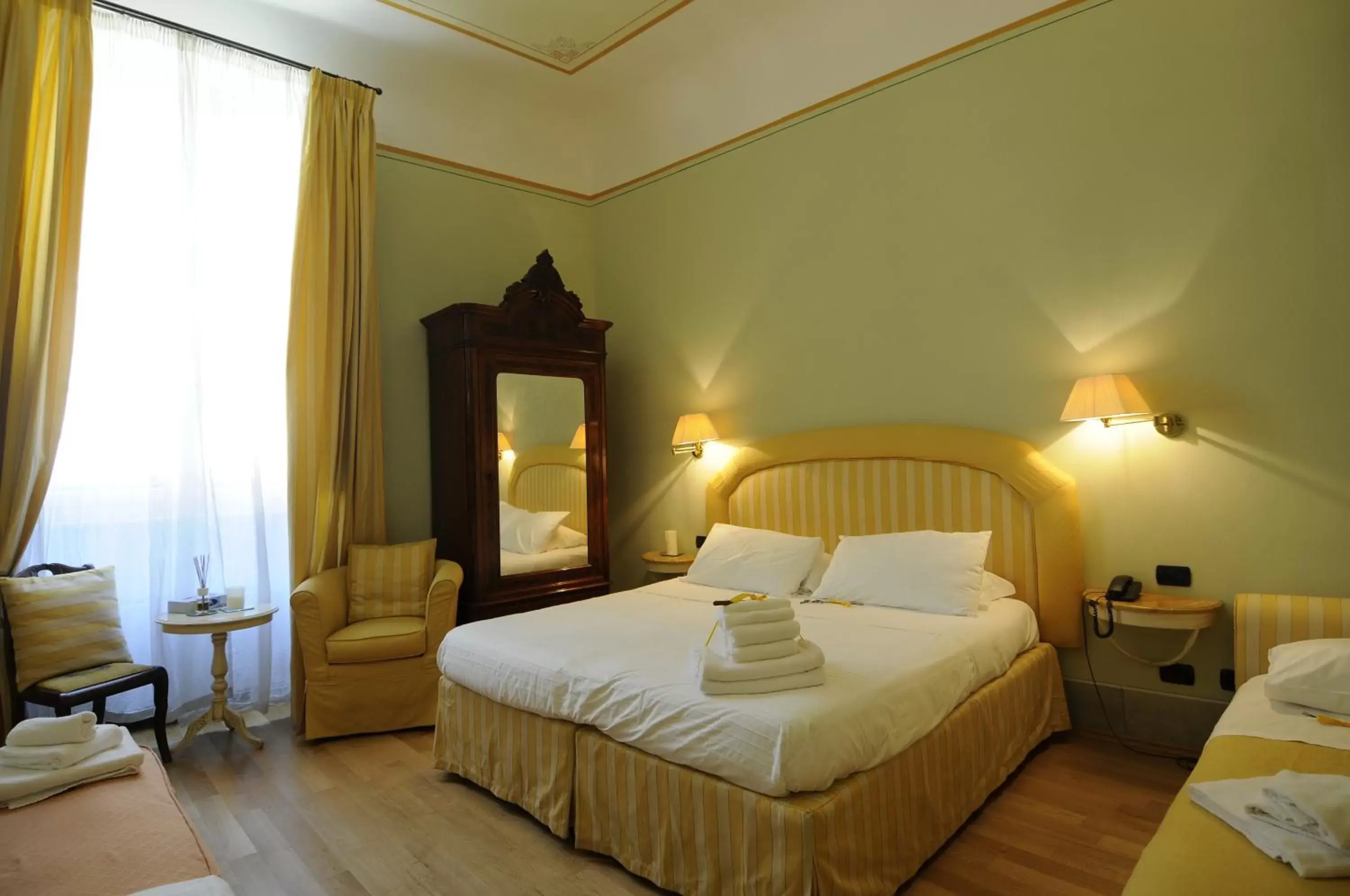 Photo of the whole room, Bed in A Palazzo Busdraghi Residenza D'Epoca
