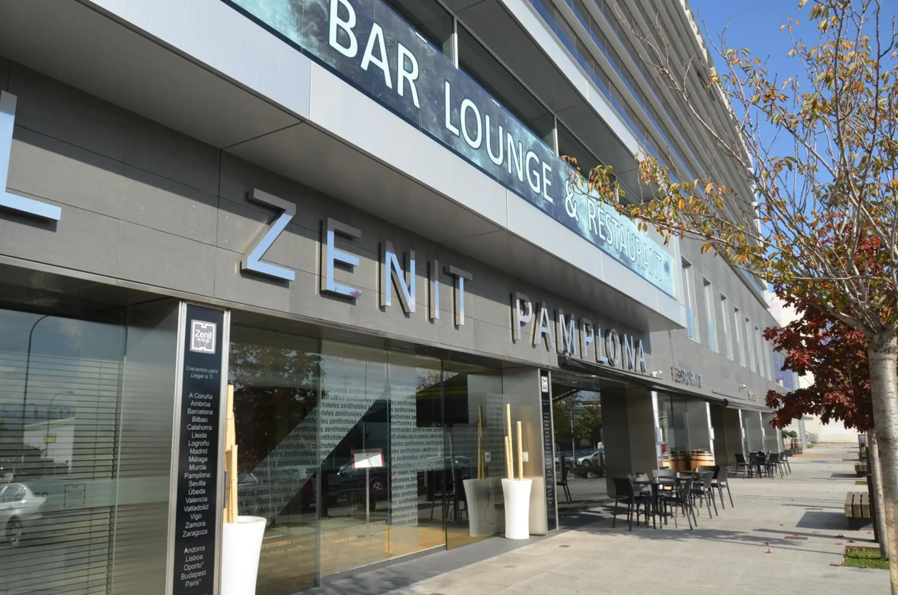 Facade/entrance in Hotel Zenit Pamplona