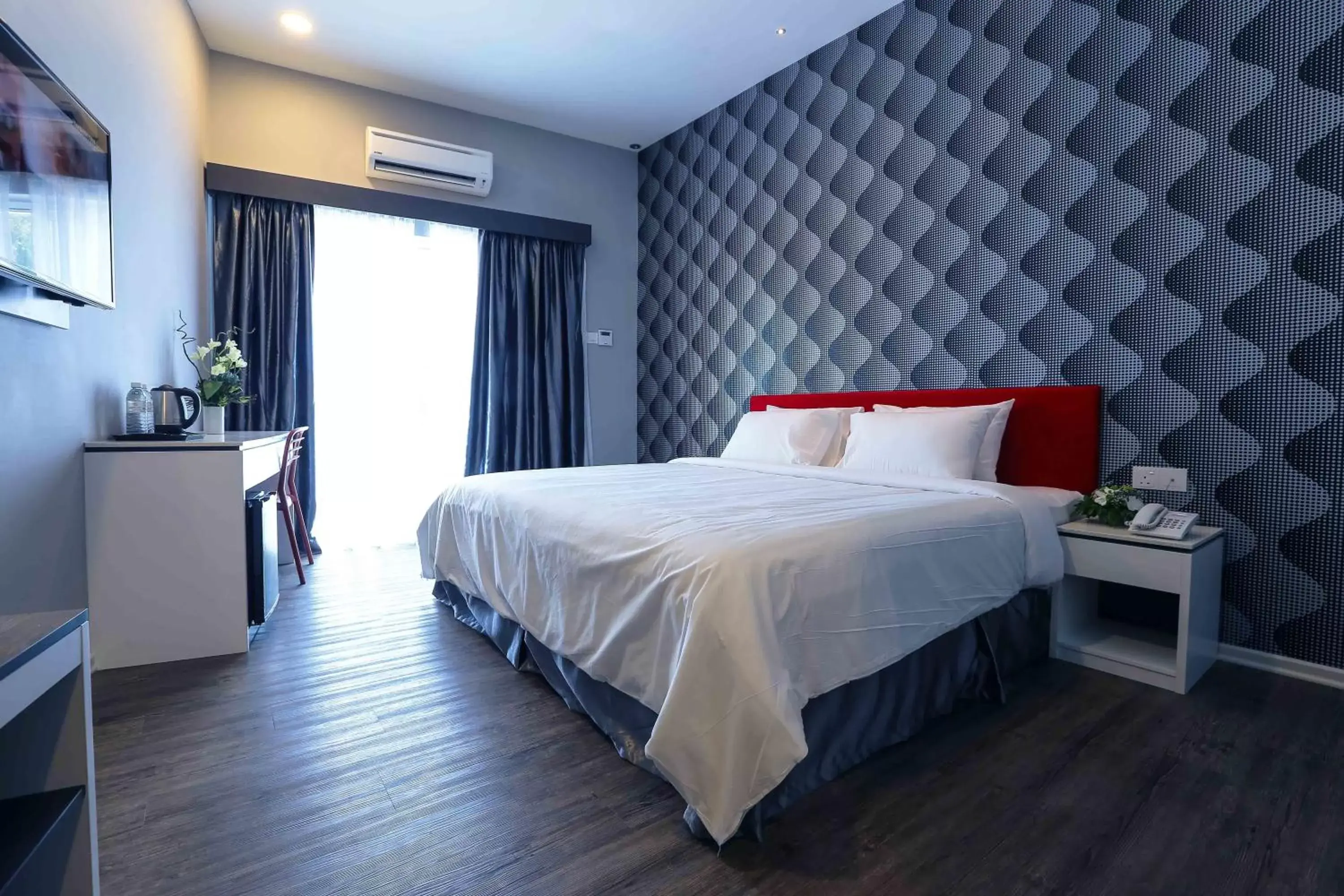 Bedroom, Bed in Cenang Plaza Beach Hotel