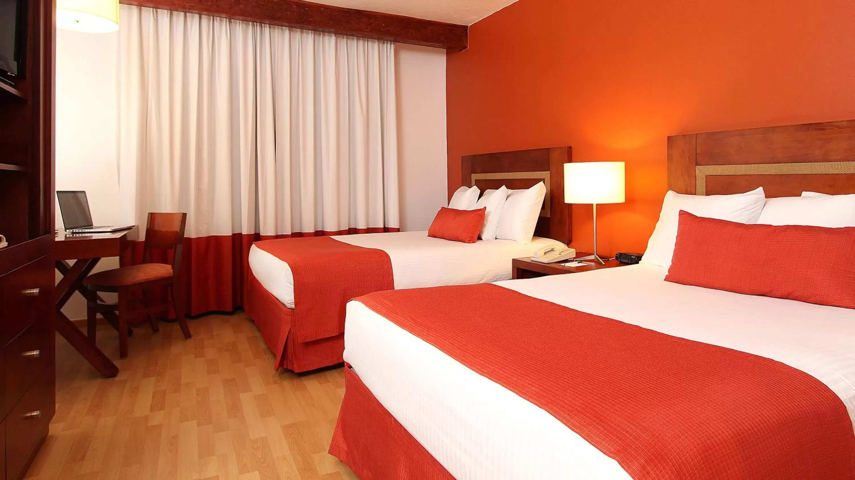 Photo of the whole room, Bed in Fiesta Inn Villahermosa Cencali