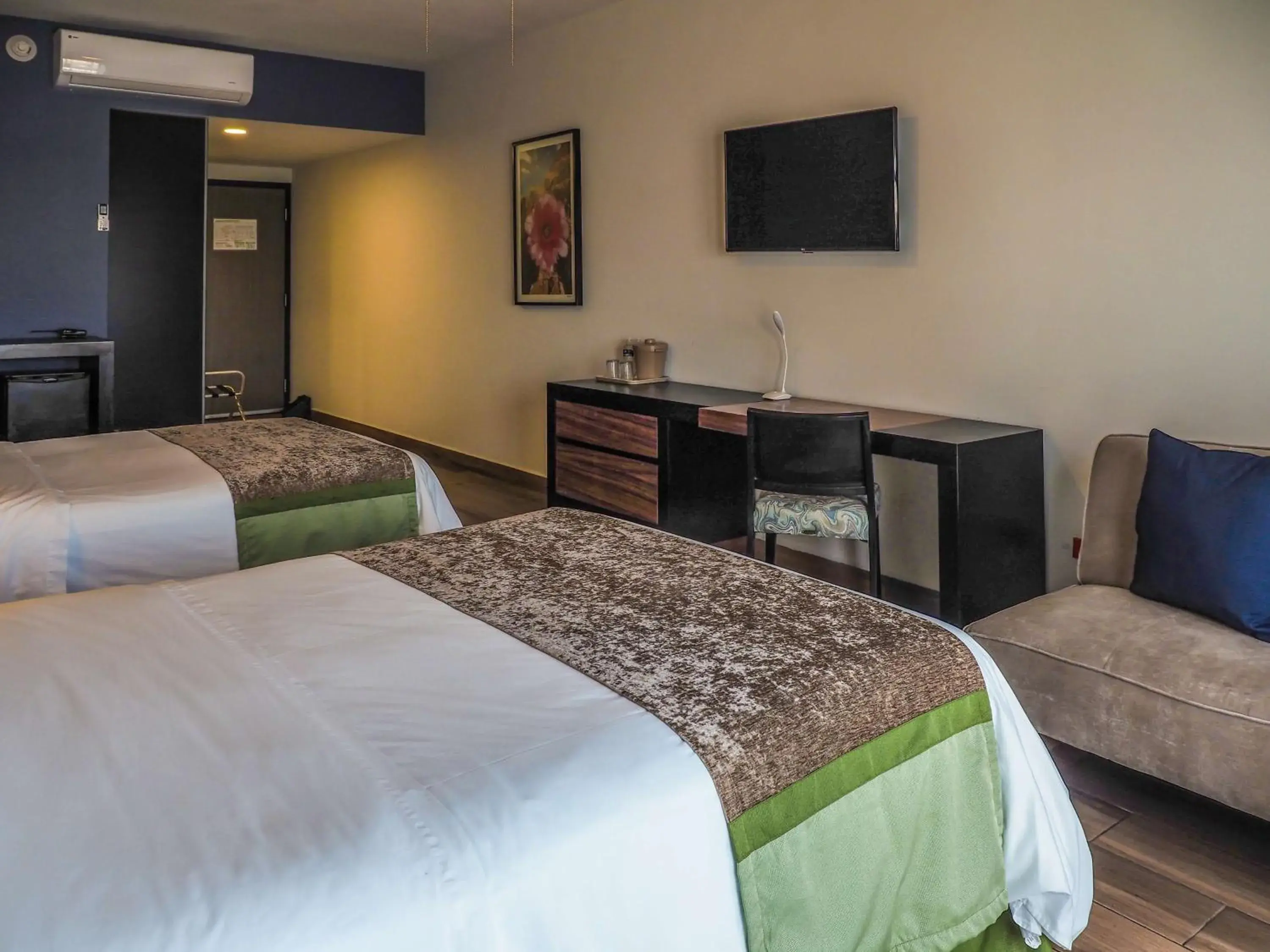 TV and multimedia, Bed in Best Western Plus Sawari Hotel