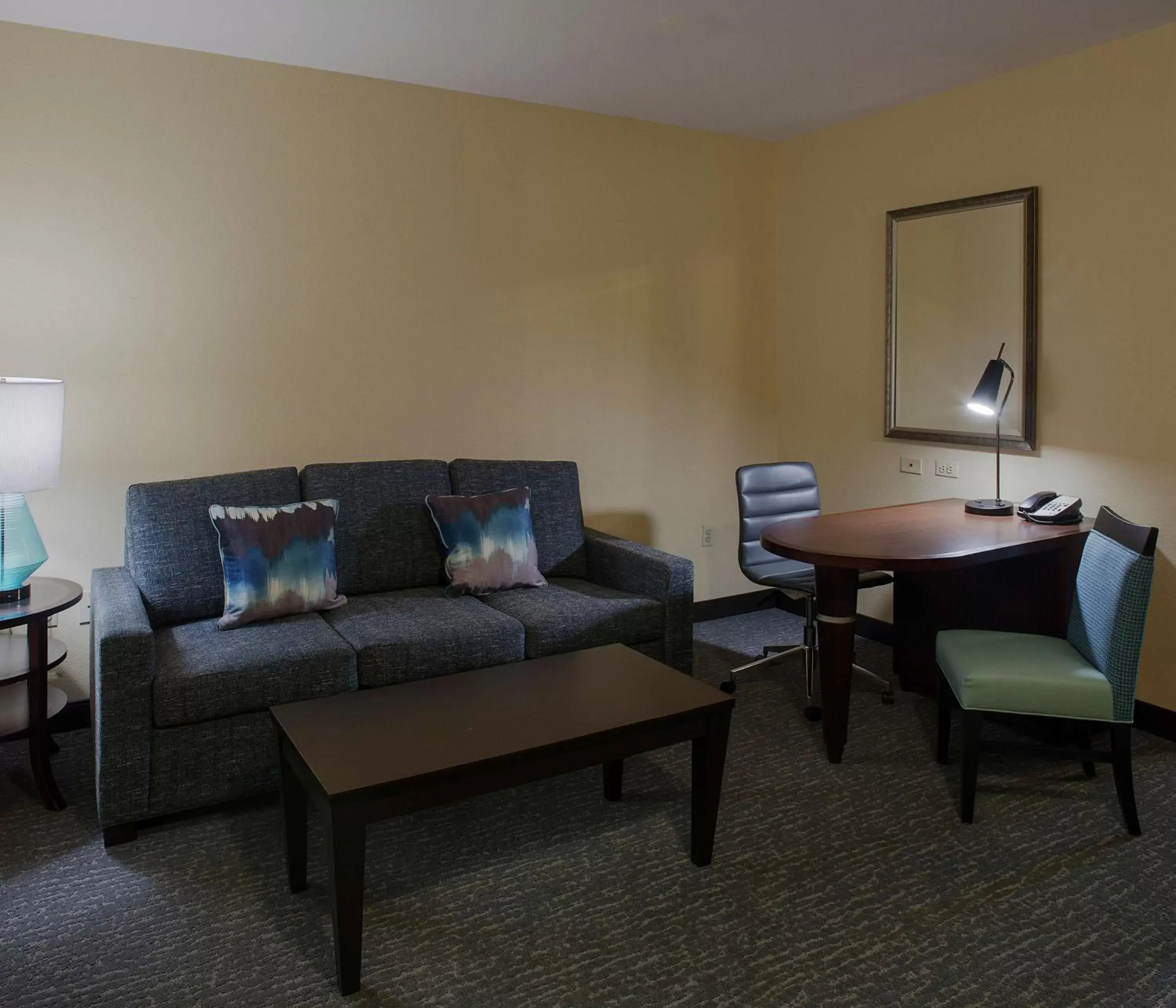 Bedroom, Seating Area in DoubleTree Suites by Hilton Bentonville