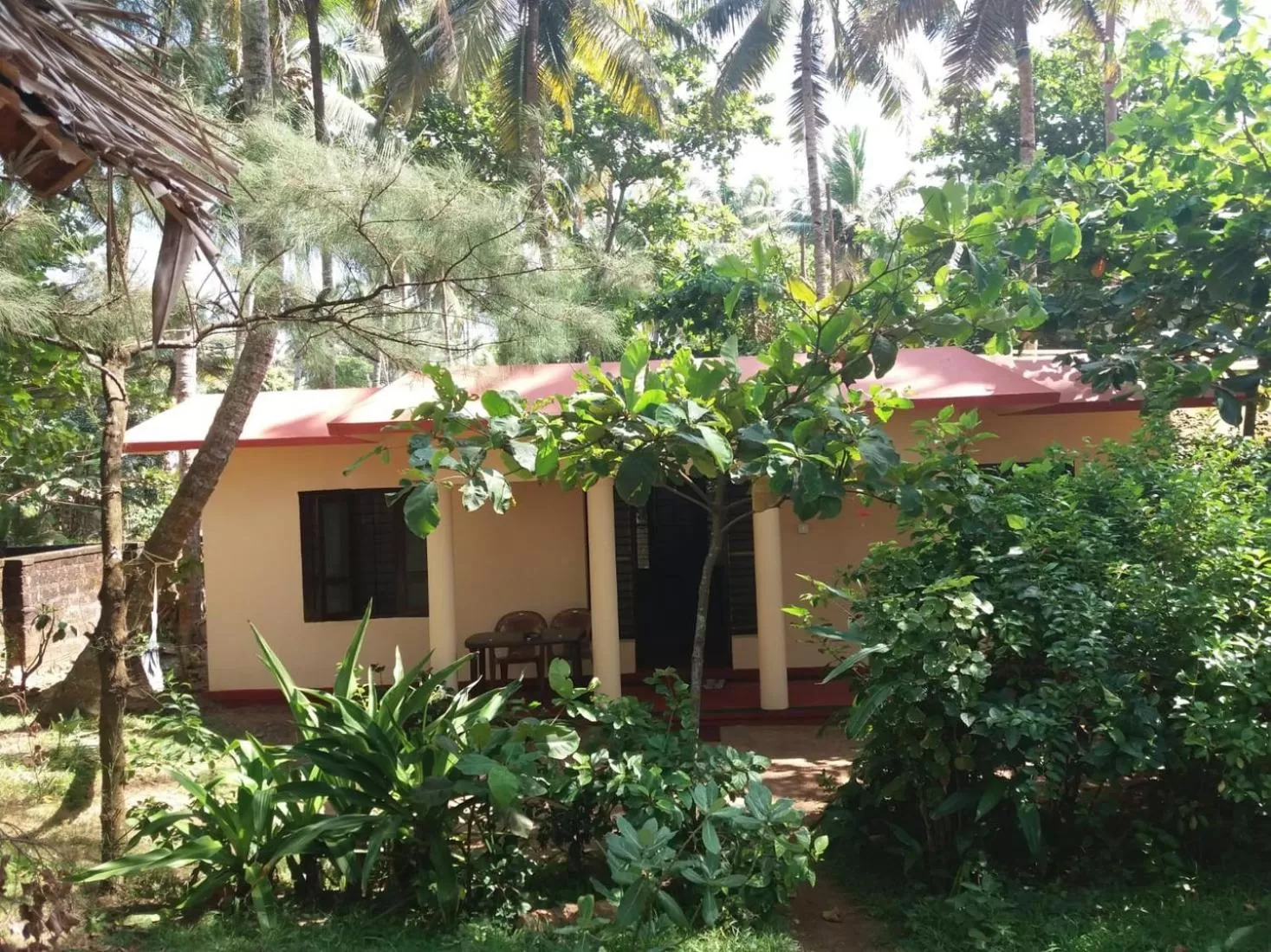 Property building in Sukriti beach Resort