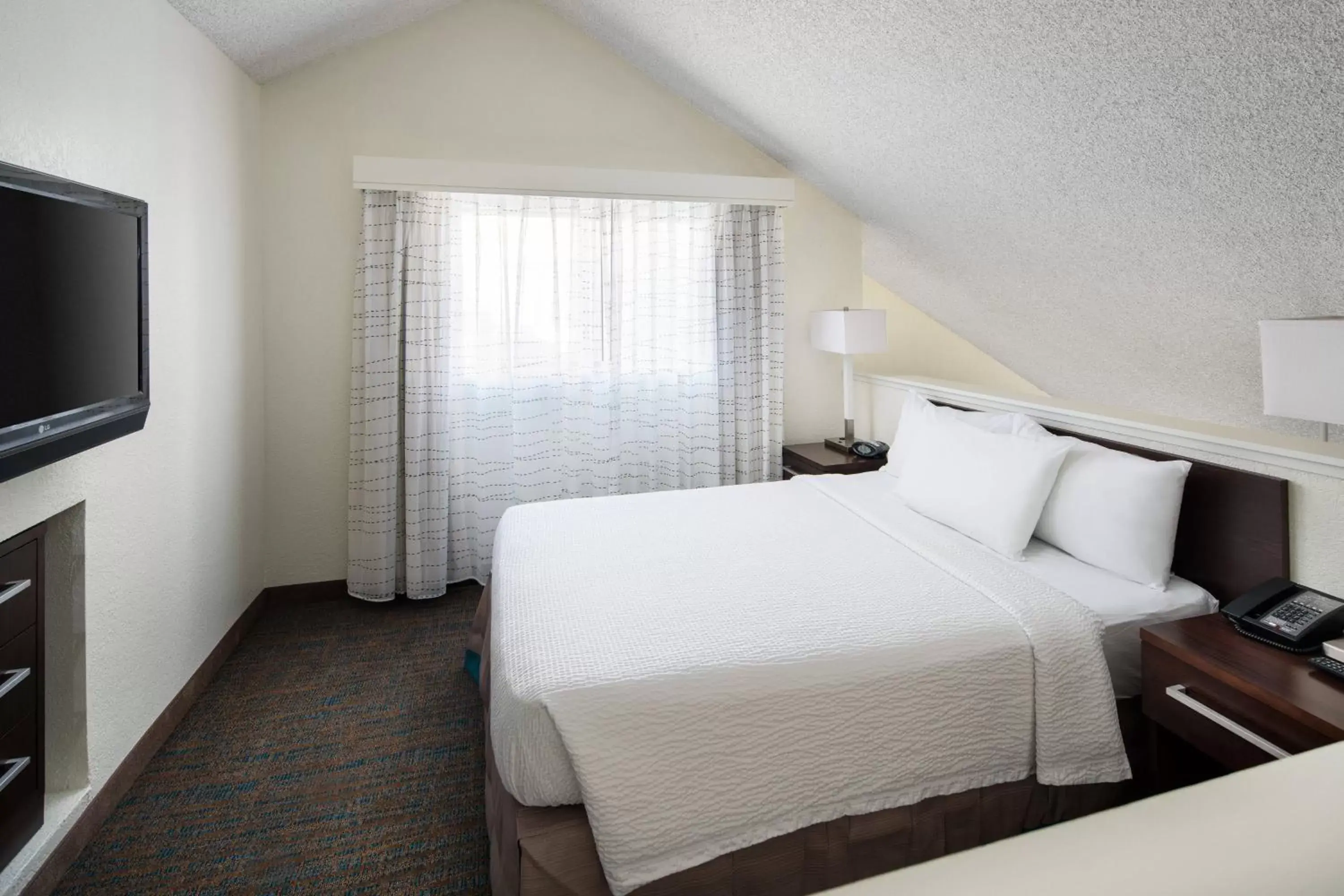 Bedroom, Bed in Residence Inn by Marriott Long Beach
