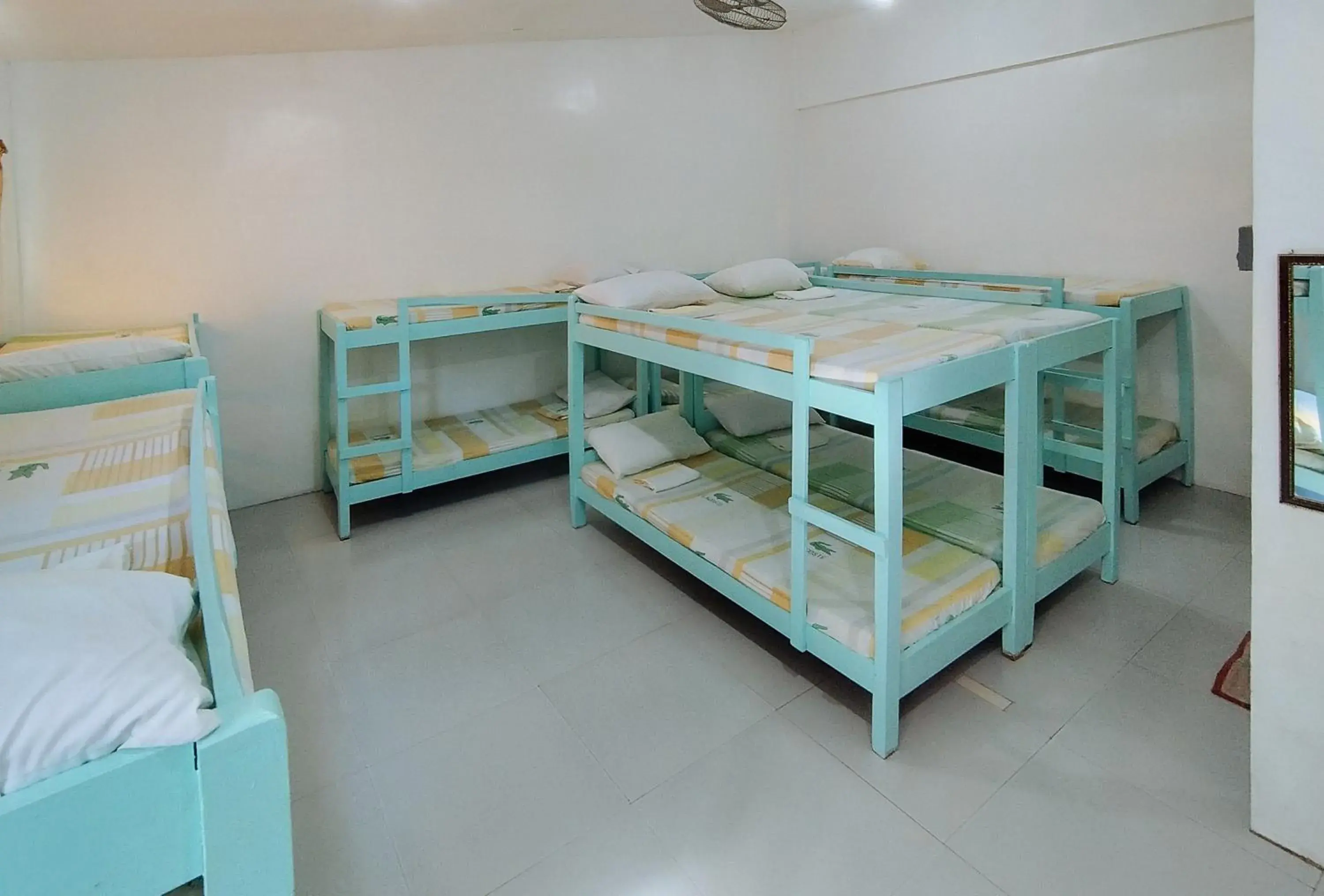 Bed, Bunk Bed in OYO 996 Iloilo Paraw Beach Resort