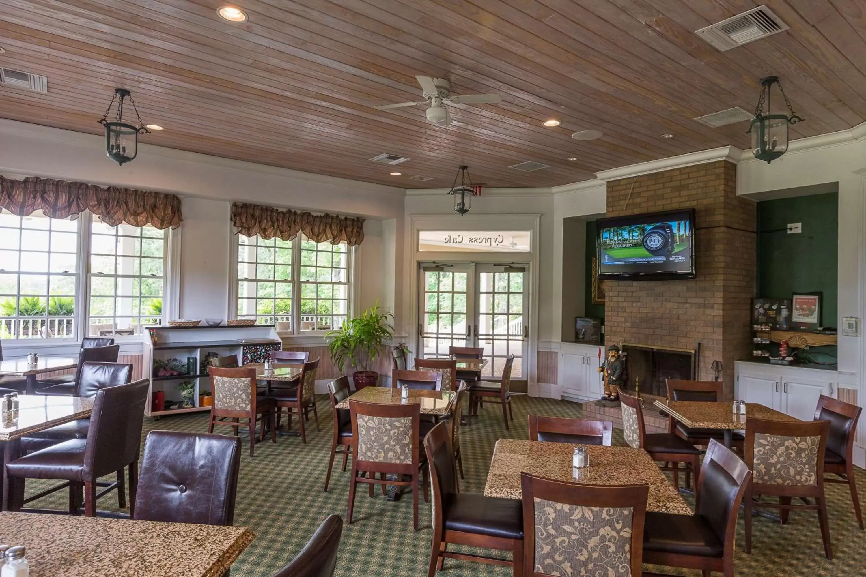 On site, Restaurant/Places to Eat in Cypress Bend Resort, a Wyndham Hotel