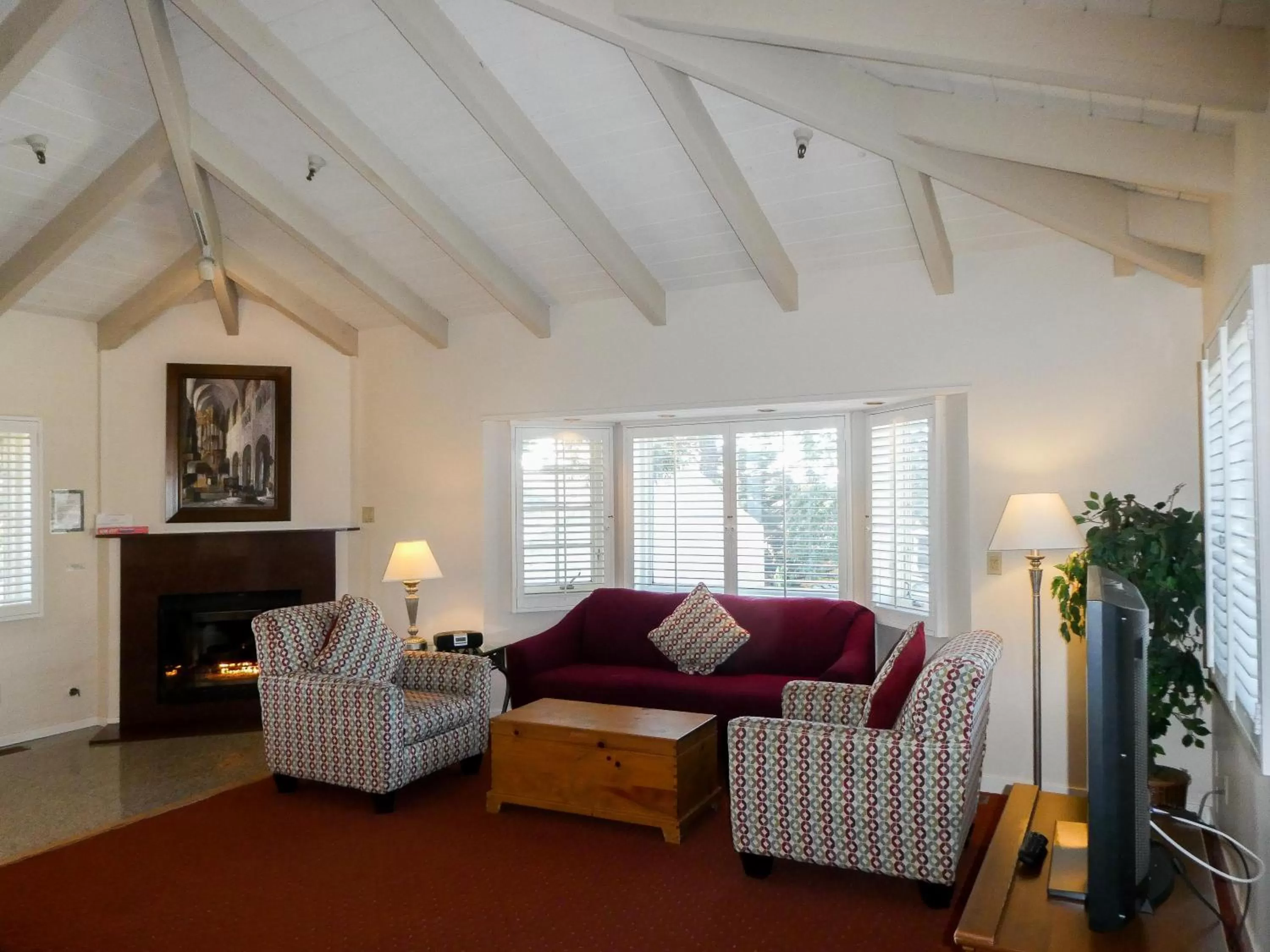 Living room in Briarwood Inn