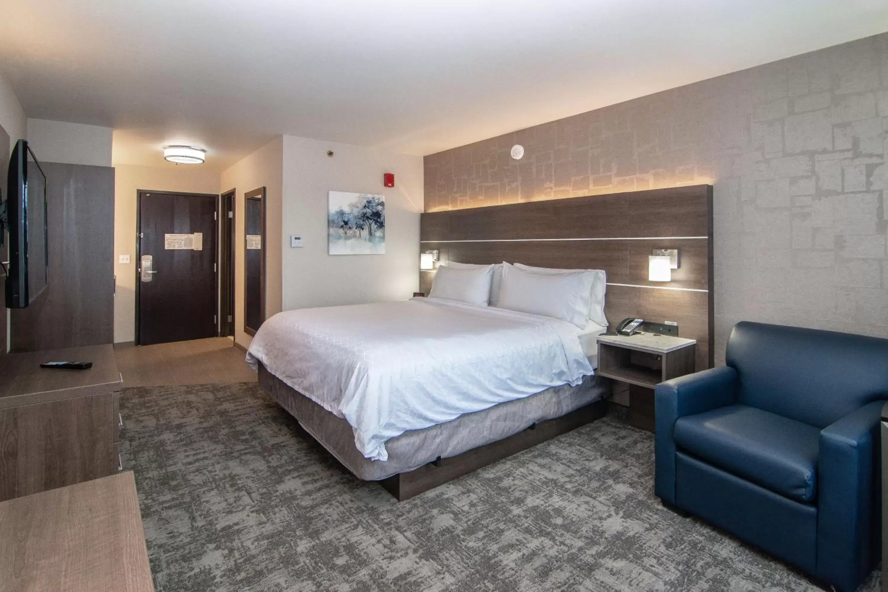 Guests, Bed in Holiday Inn Express Spokane-Downtown
