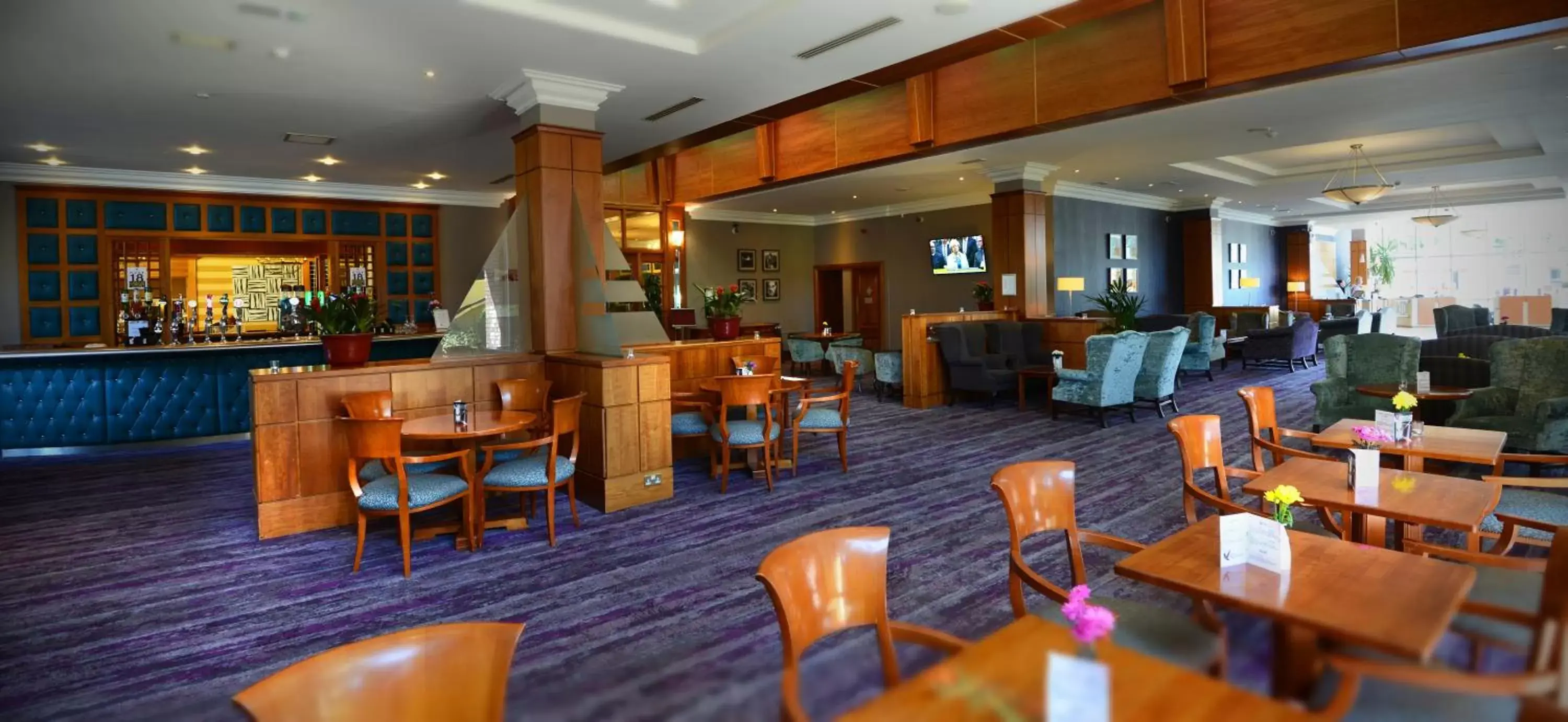 Restaurant/Places to Eat in Hotel Killarney