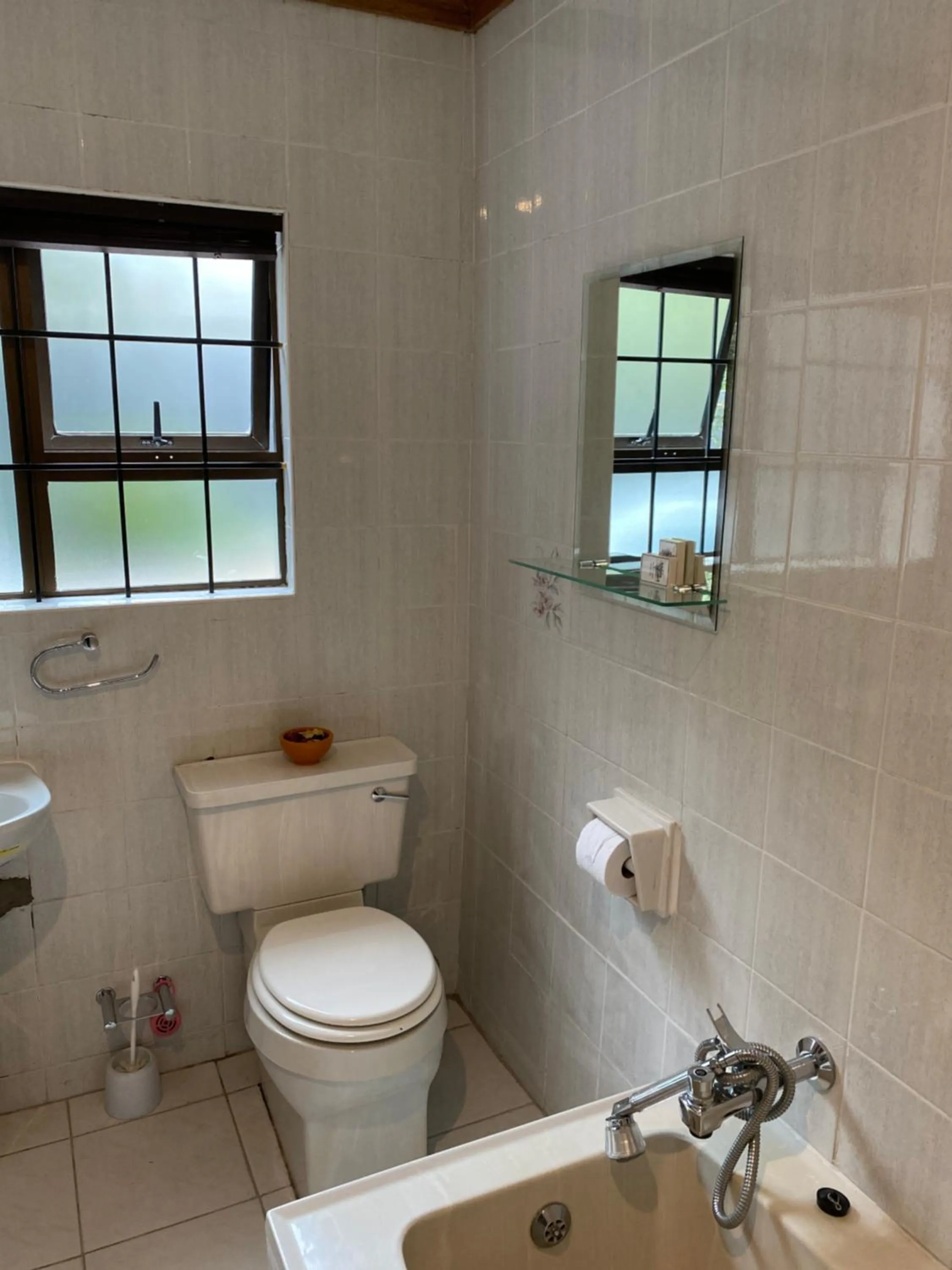 Toilet in Marion Lodge