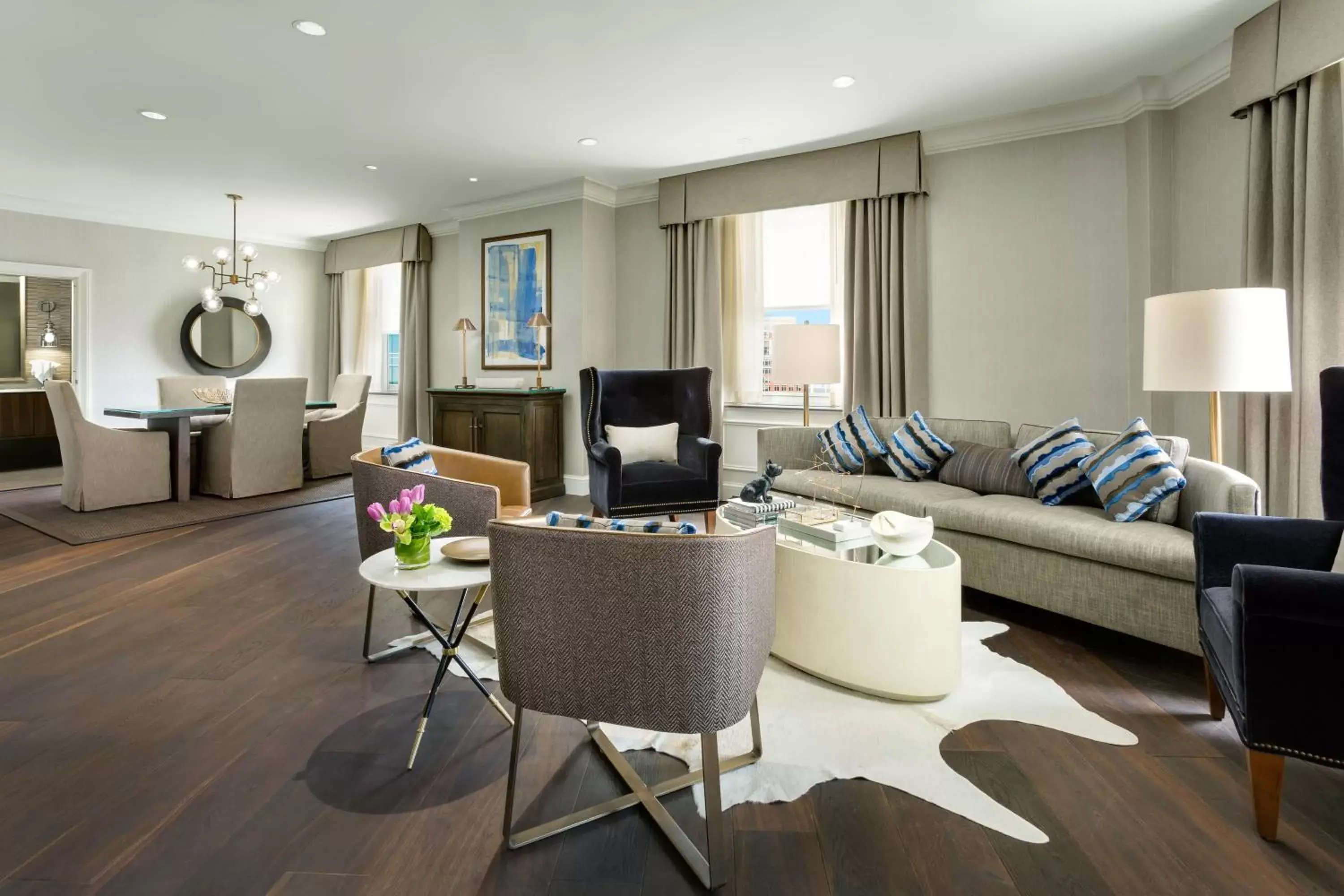 Living room, Seating Area in Boston Park Plaza