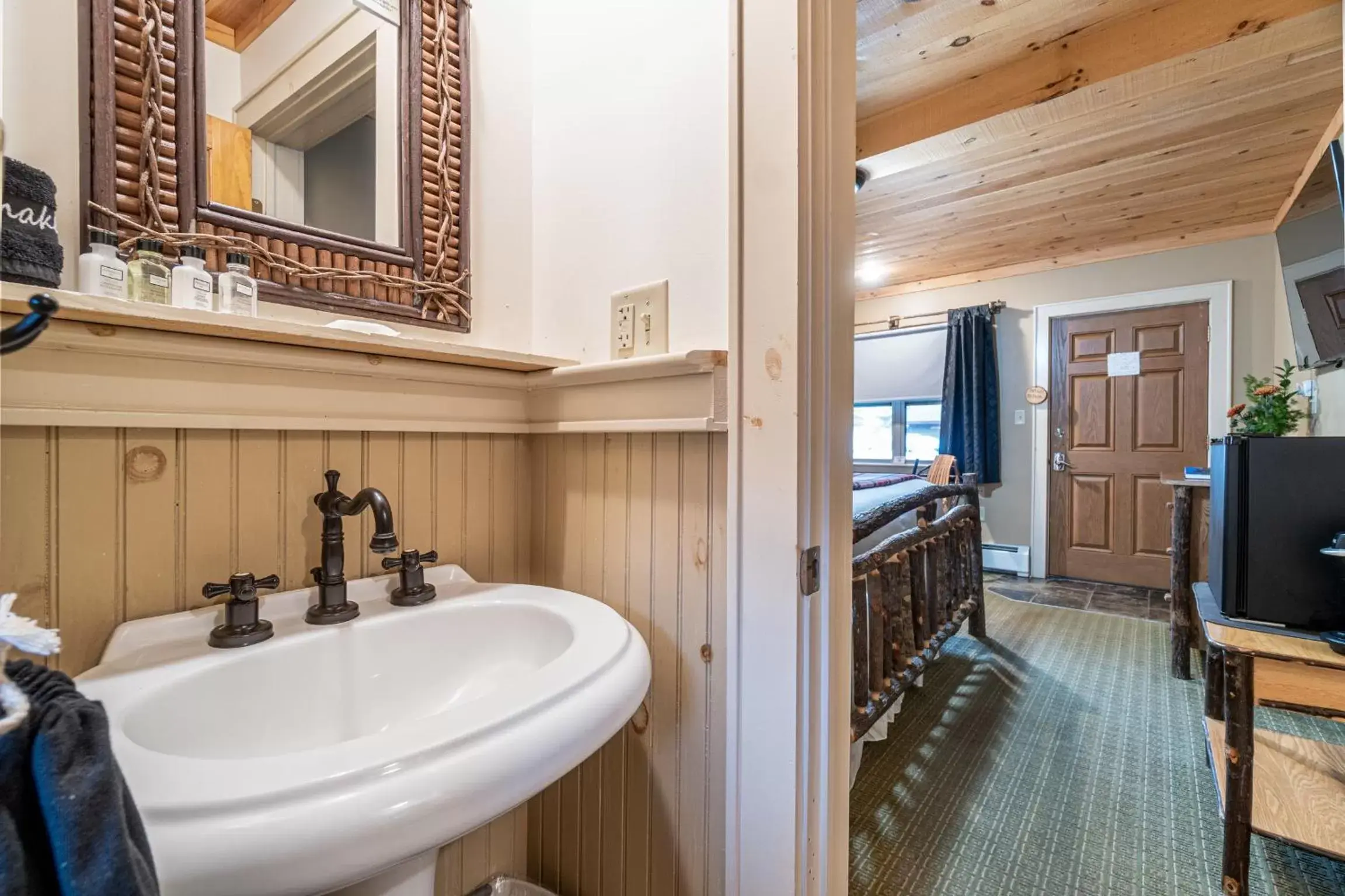 Bathroom in The Alpine Lodge