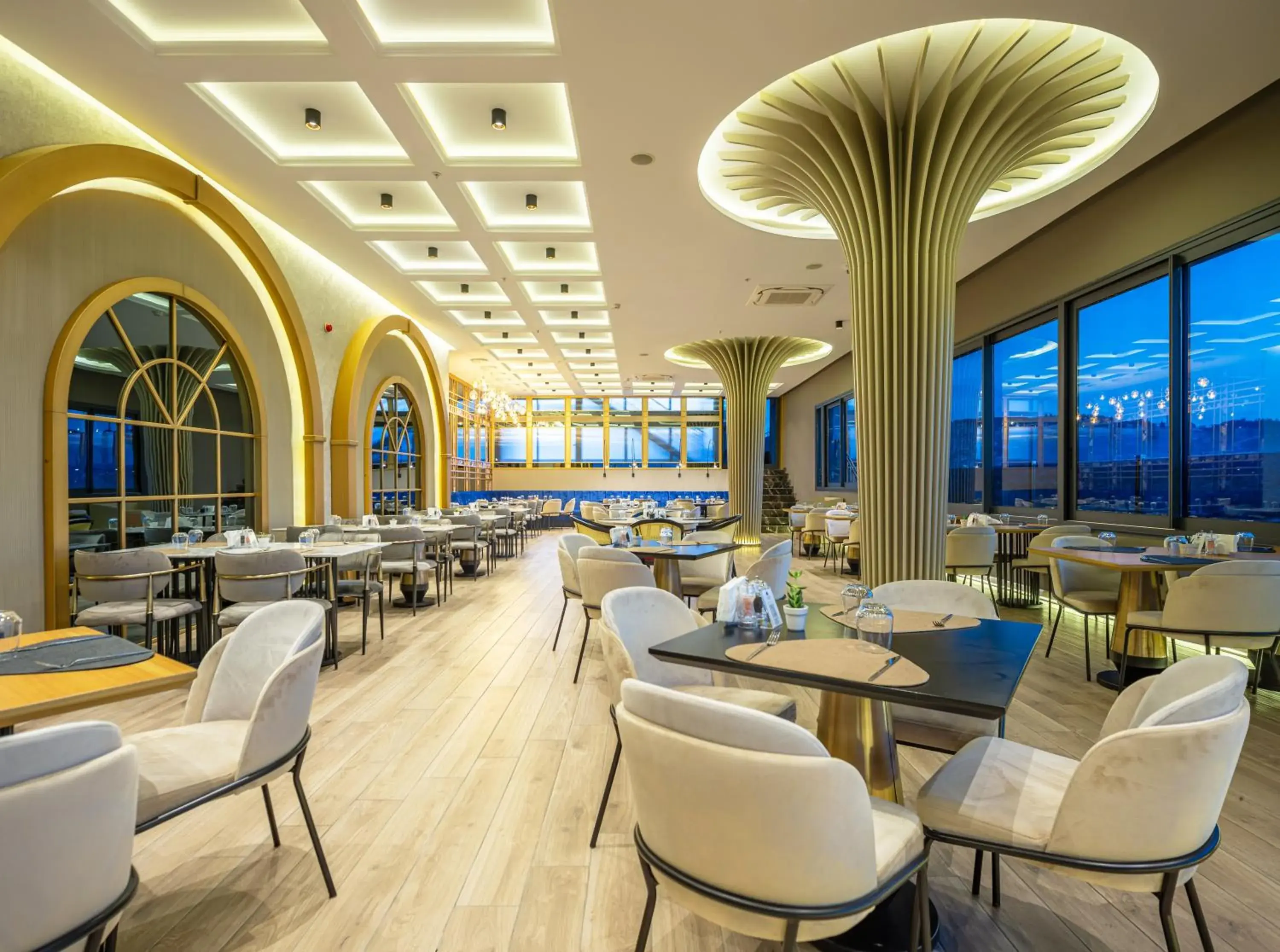 Restaurant/Places to Eat in DoubleTree By Hilton Hotel Izmir - Alsancak