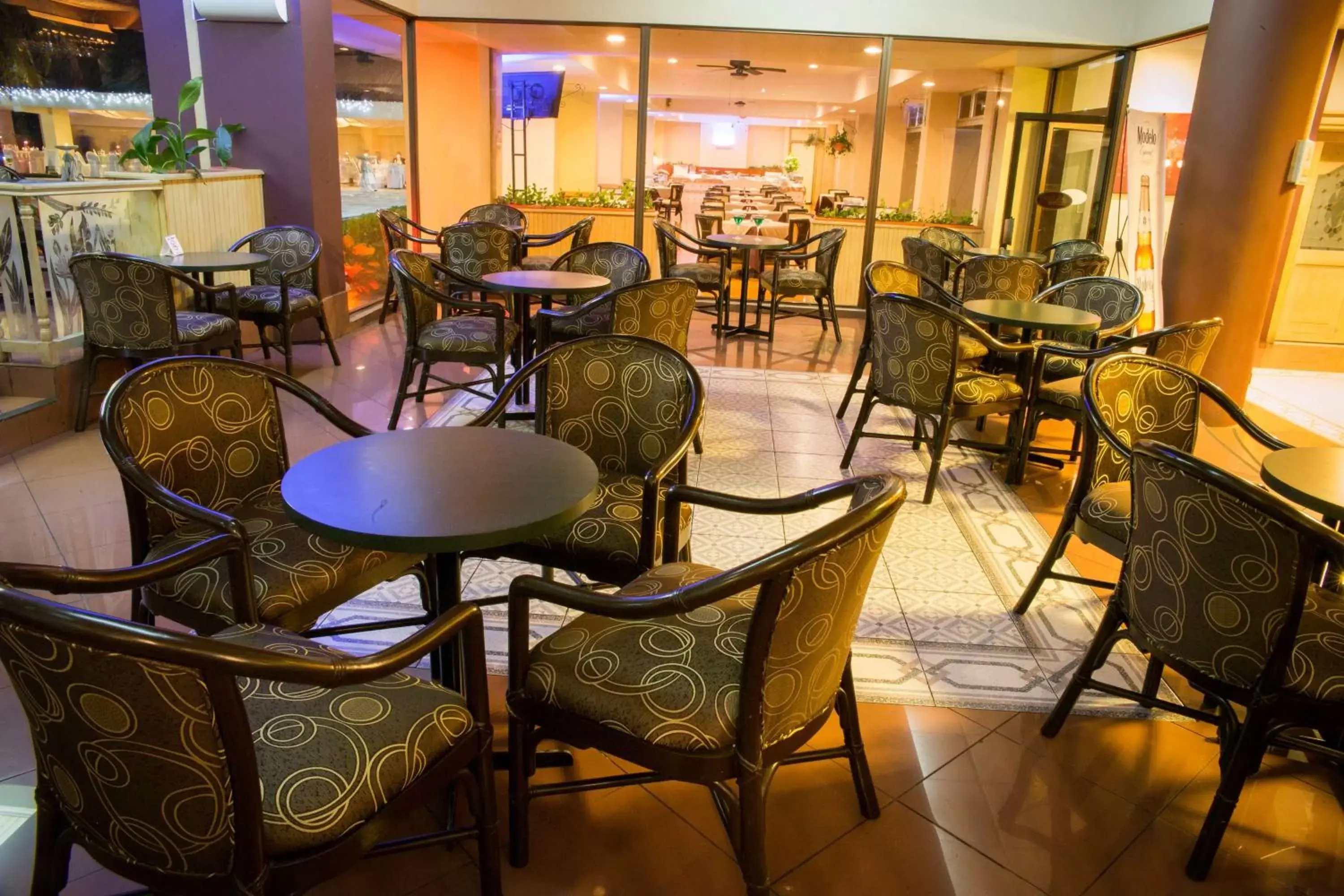 Lounge or bar, Restaurant/Places to Eat in Best Western Plus Hotel Terraza