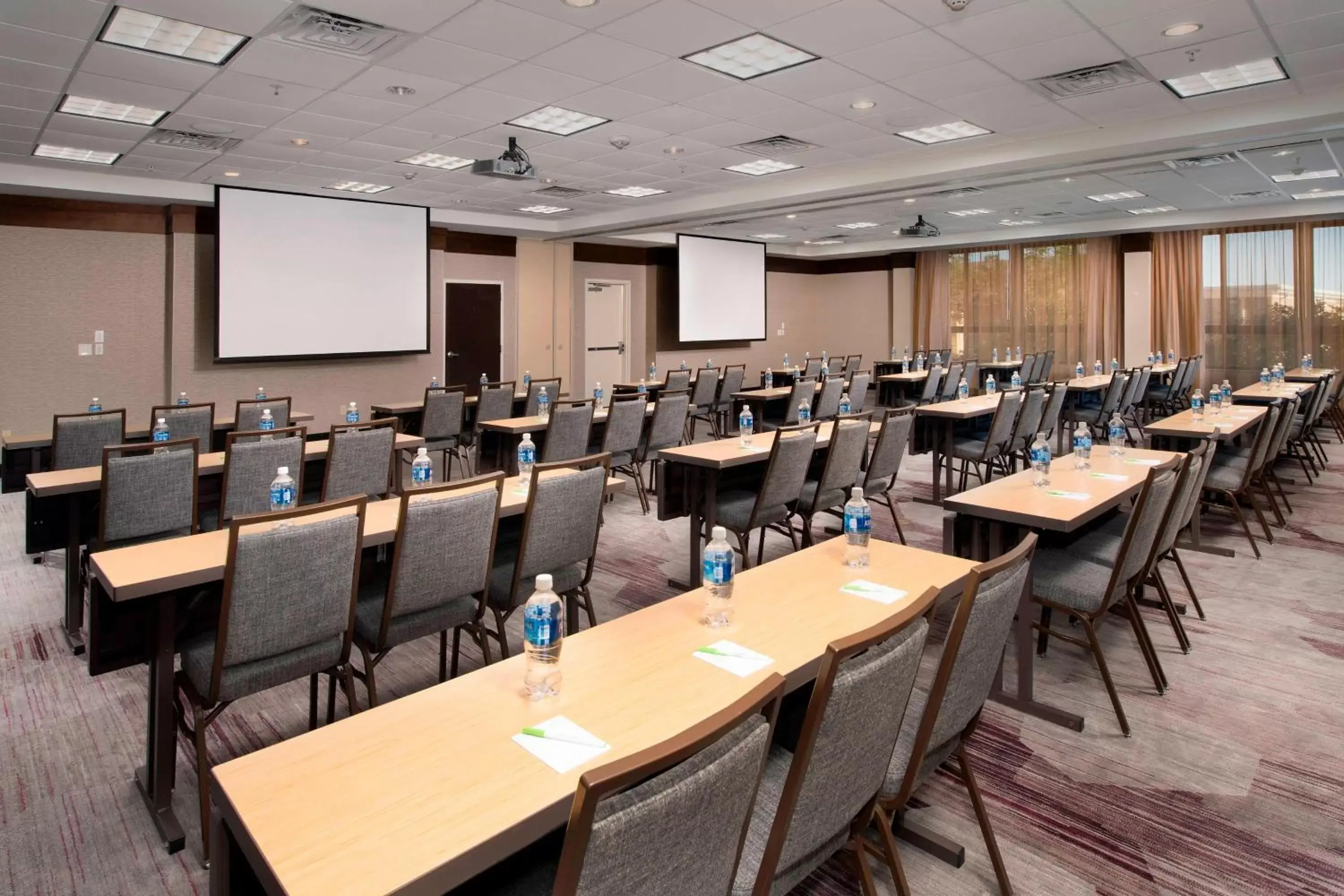Meeting/conference room in Courtyard by Marriott Tyler