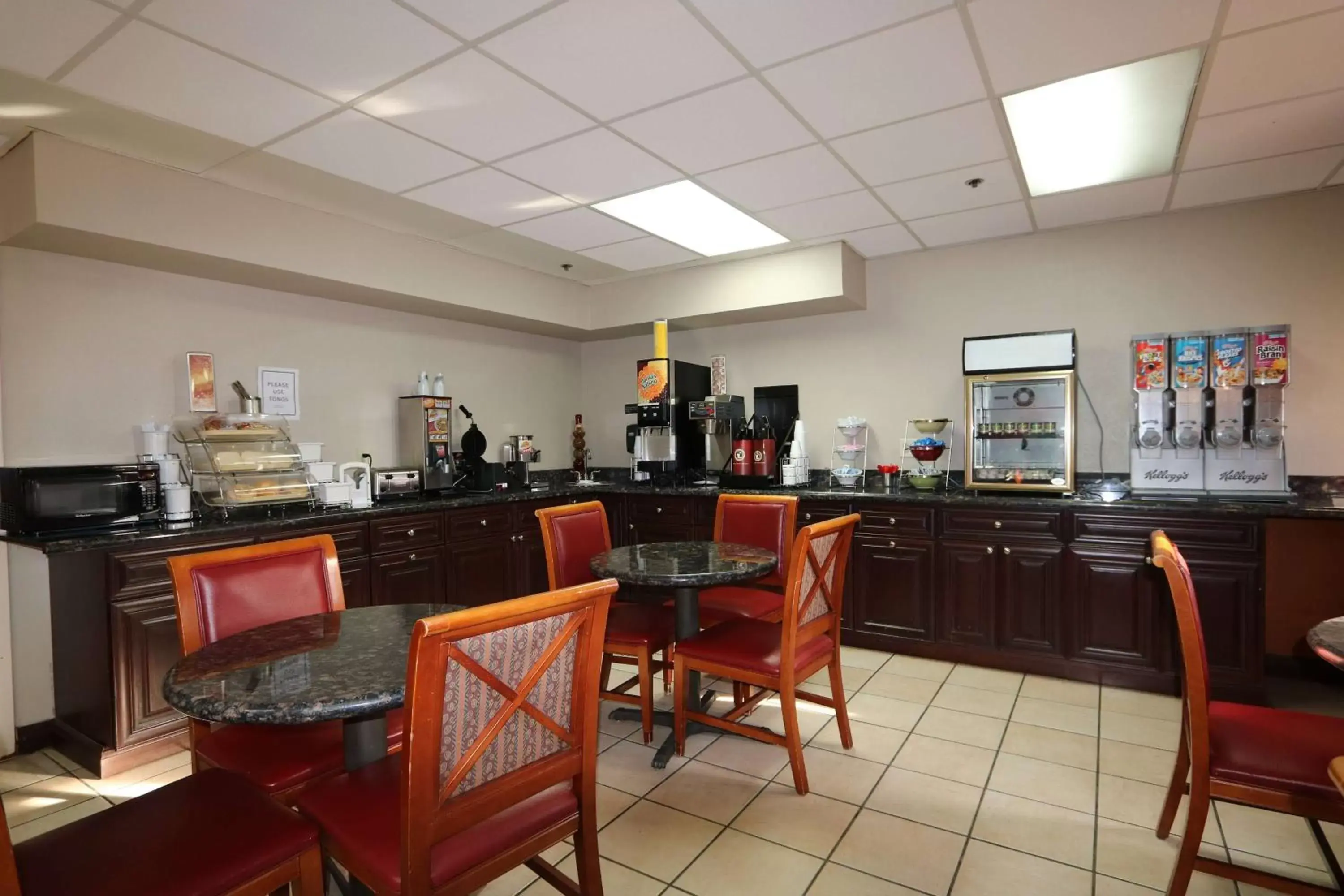Breakfast, Restaurant/Places to Eat in Ramada by Wyndham Bolingbrook