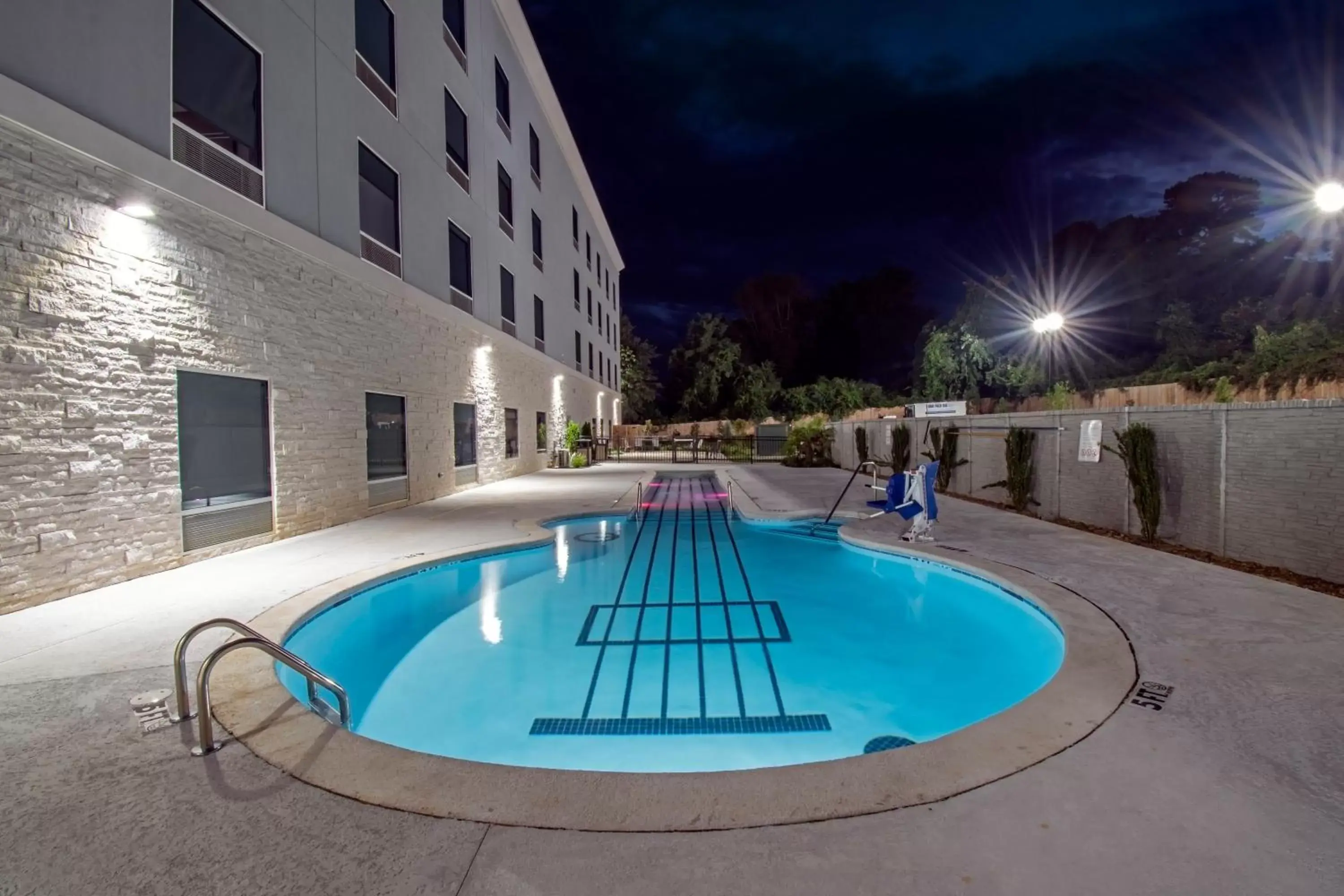 Swimming Pool in Holiday Inn Express & Suites Memphis Arpt Elvis Presley Blv, an IHG Hotel