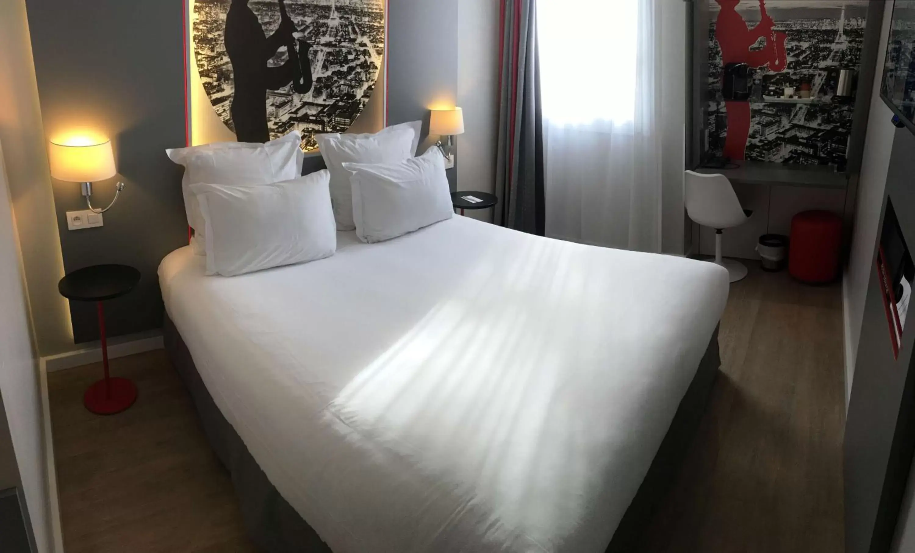 Photo of the whole room, Bed in Best Western Paris Saint Quentin