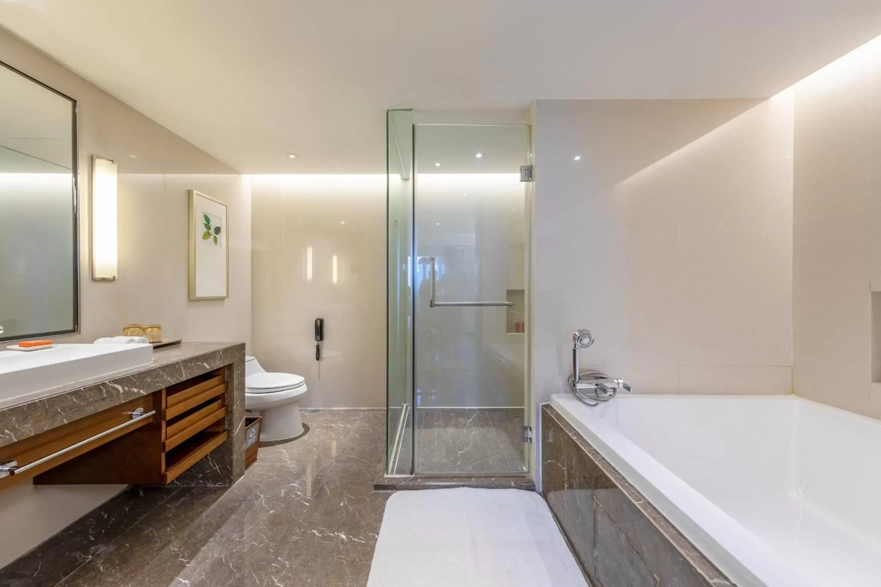 Photo of the whole room, Bathroom in Crowne Plaza Guangzhou City Centre, an IHG Hotel