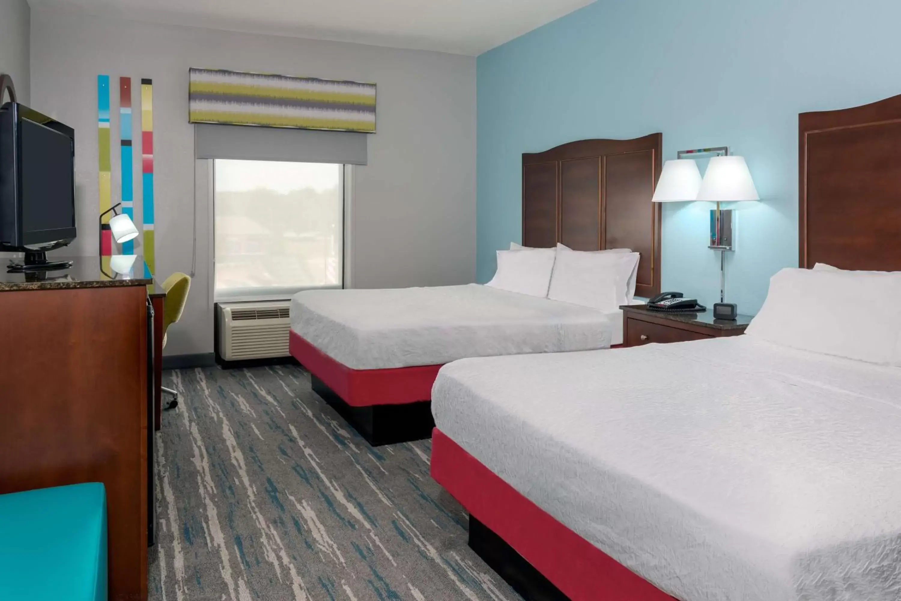 Bed in Hampton Inn & Suites Winston-Salem/University Area