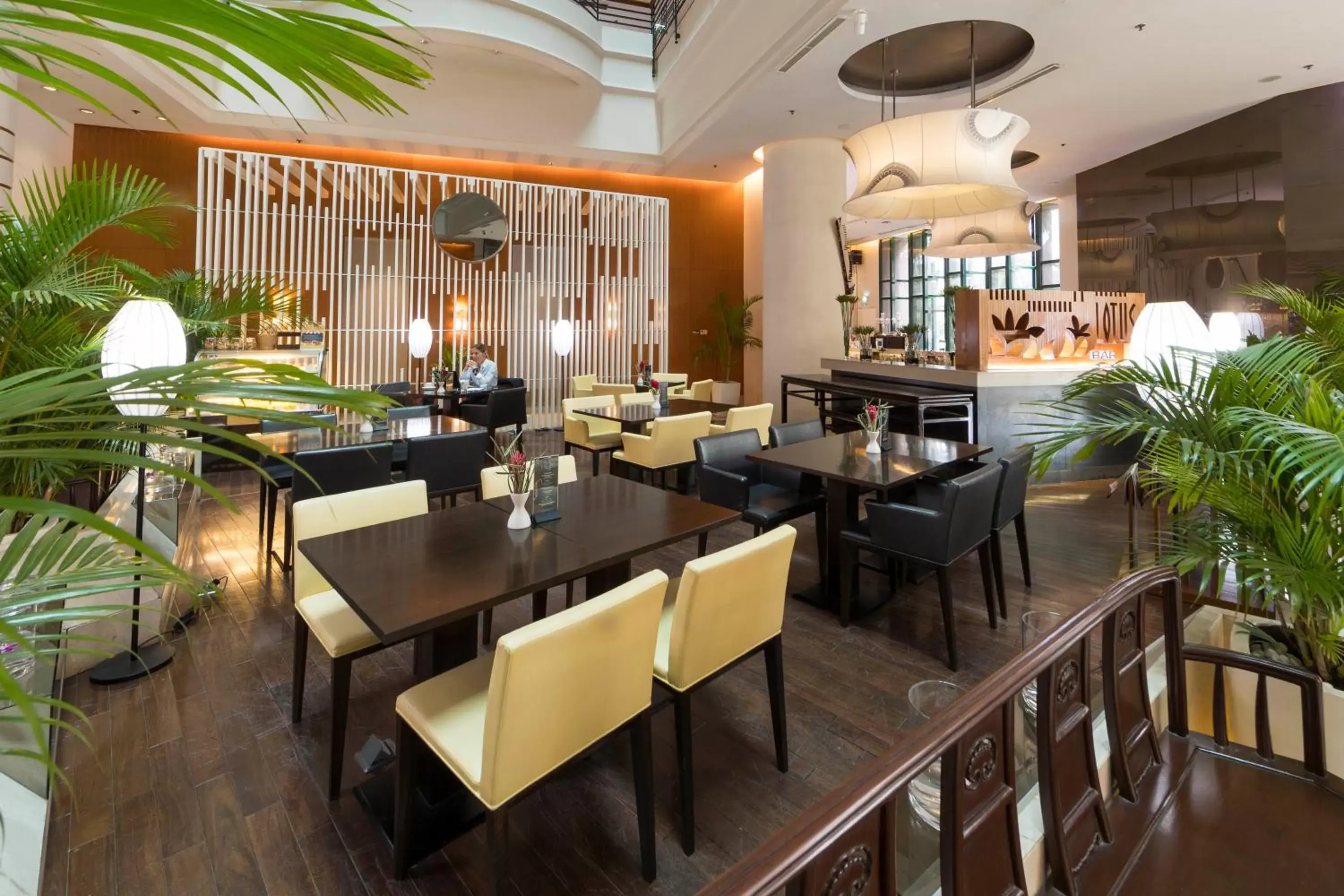Lobby or reception, Restaurant/Places to Eat in PARKROYAL Saigon