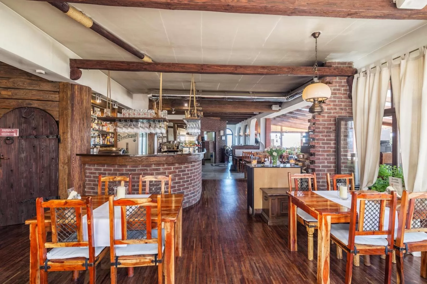 Restaurant/places to eat in COLUMBUS Apartamenty Ustka - Limanowskiego 1