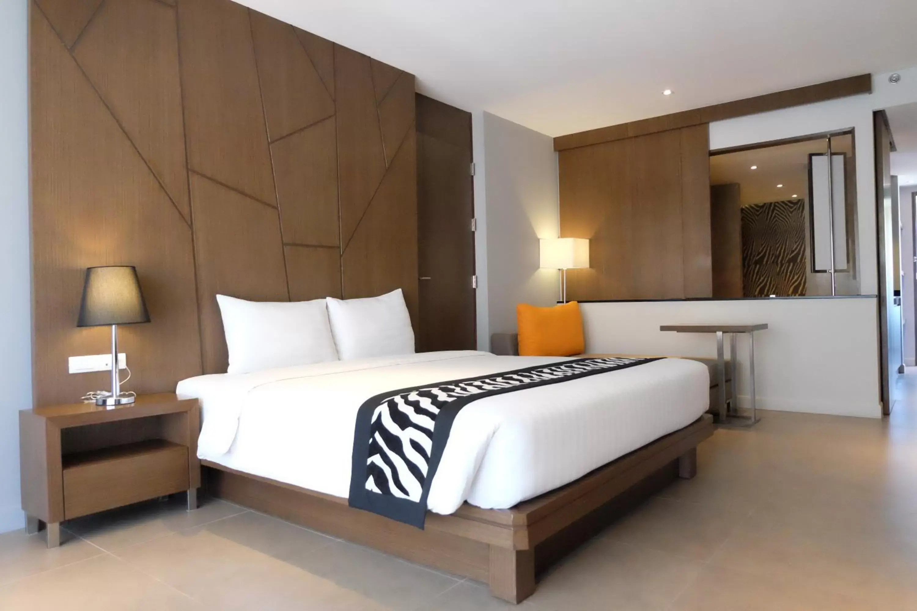 Photo of the whole room, Bed in Season Five Hotel "SHA Certified"