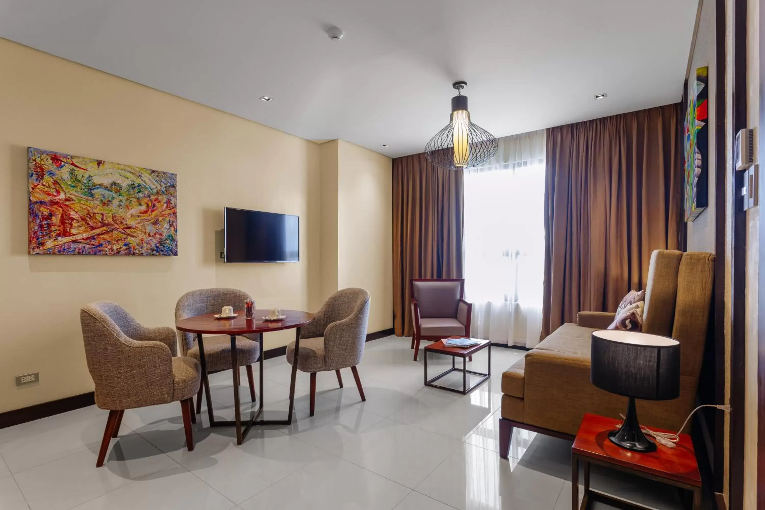 Living room, TV/Entertainment Center in Summit Hotel Tacloban