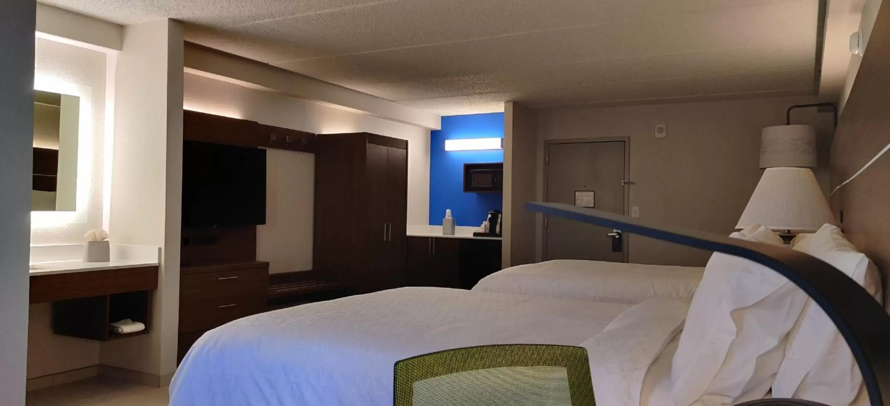 Photo of the whole room, Bed in Holiday Inn Express Hotel & Suites Dallas Fort Worth Airport South, an IHG Hotel