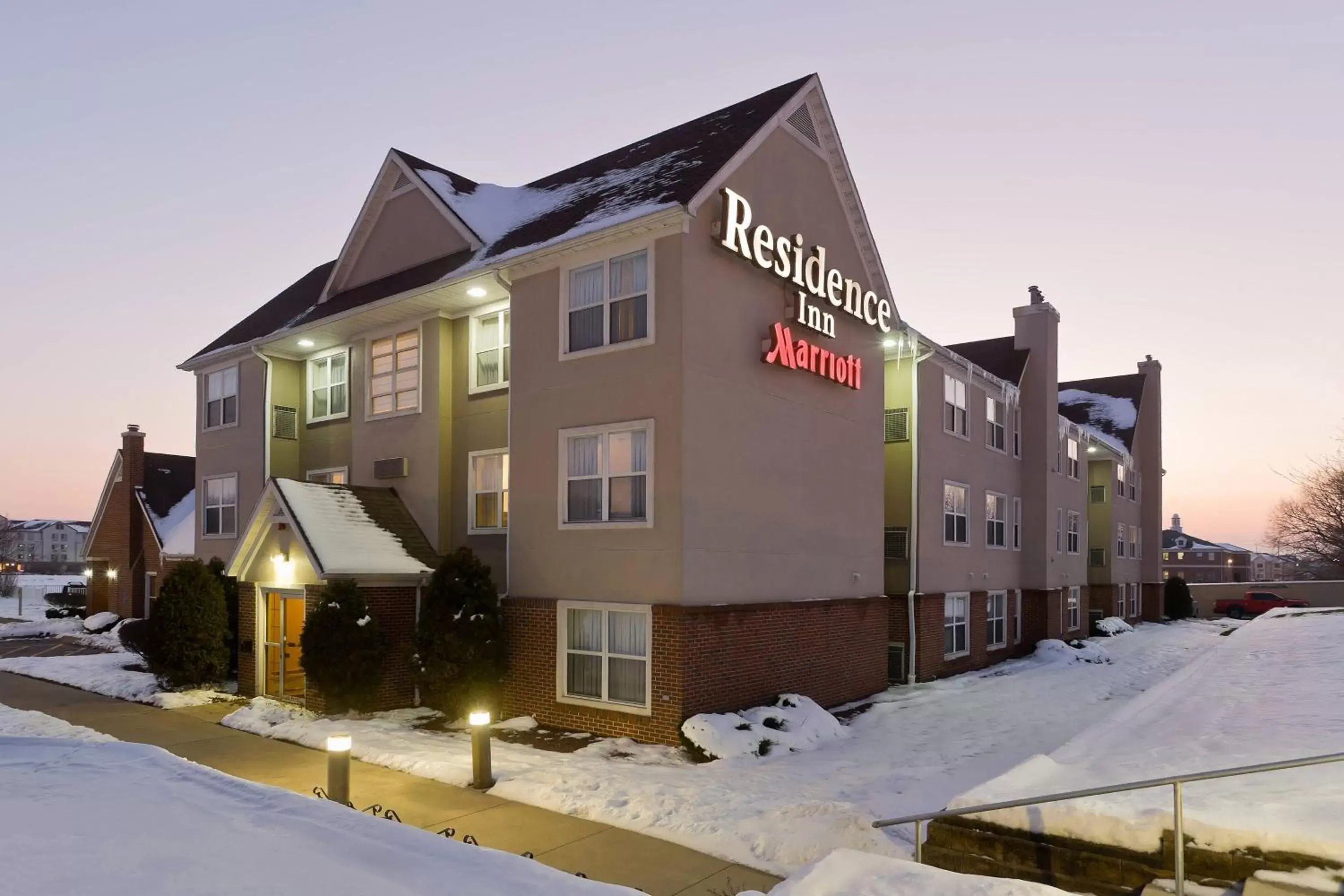 Property building, Winter in Residence Inn Youngstown Boardman/Poland