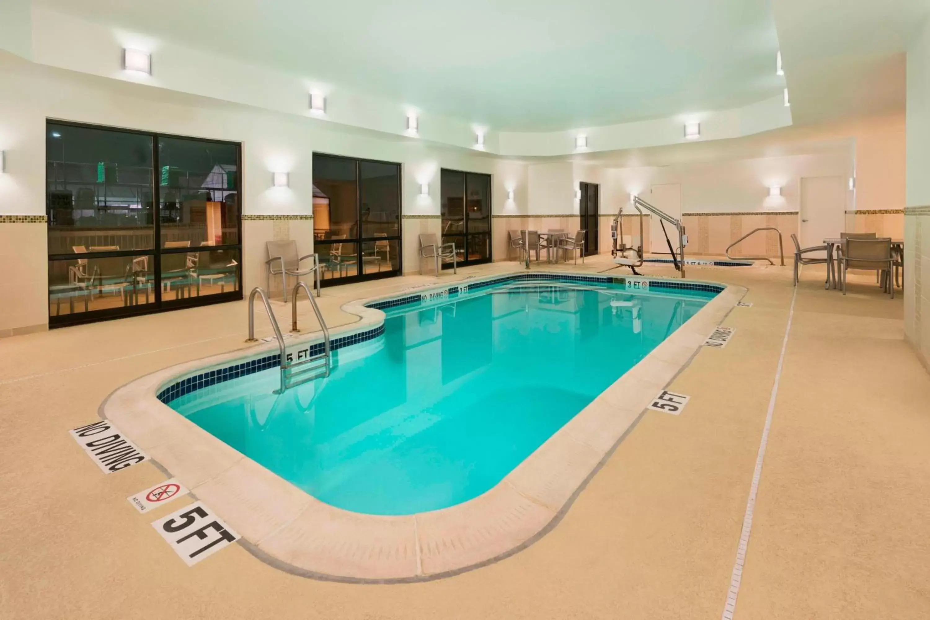 Swimming Pool in SpringHill Suites Mishawaka-University Area
