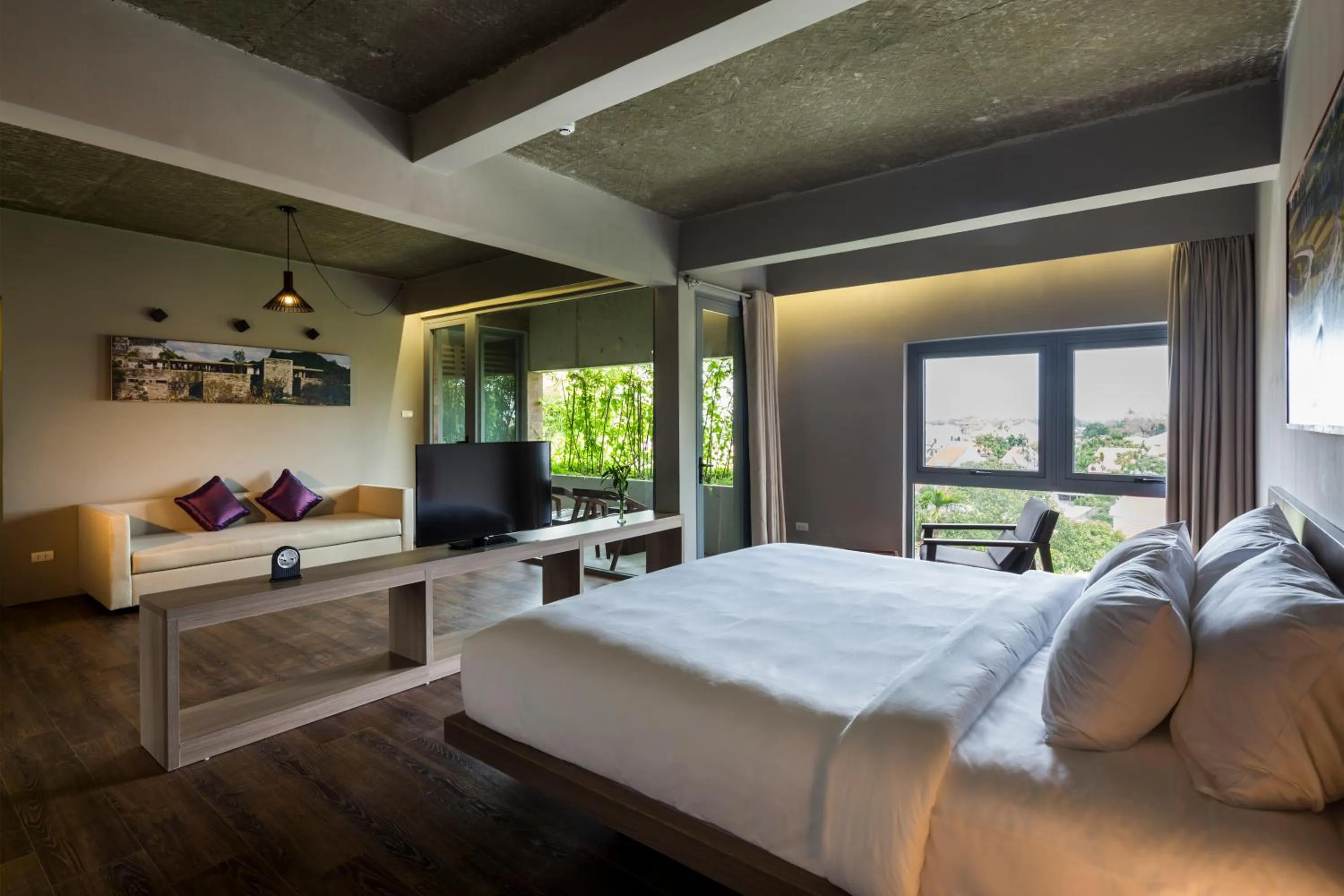 Photo of the whole room, Bed in Mulberry Collection Silk Eco